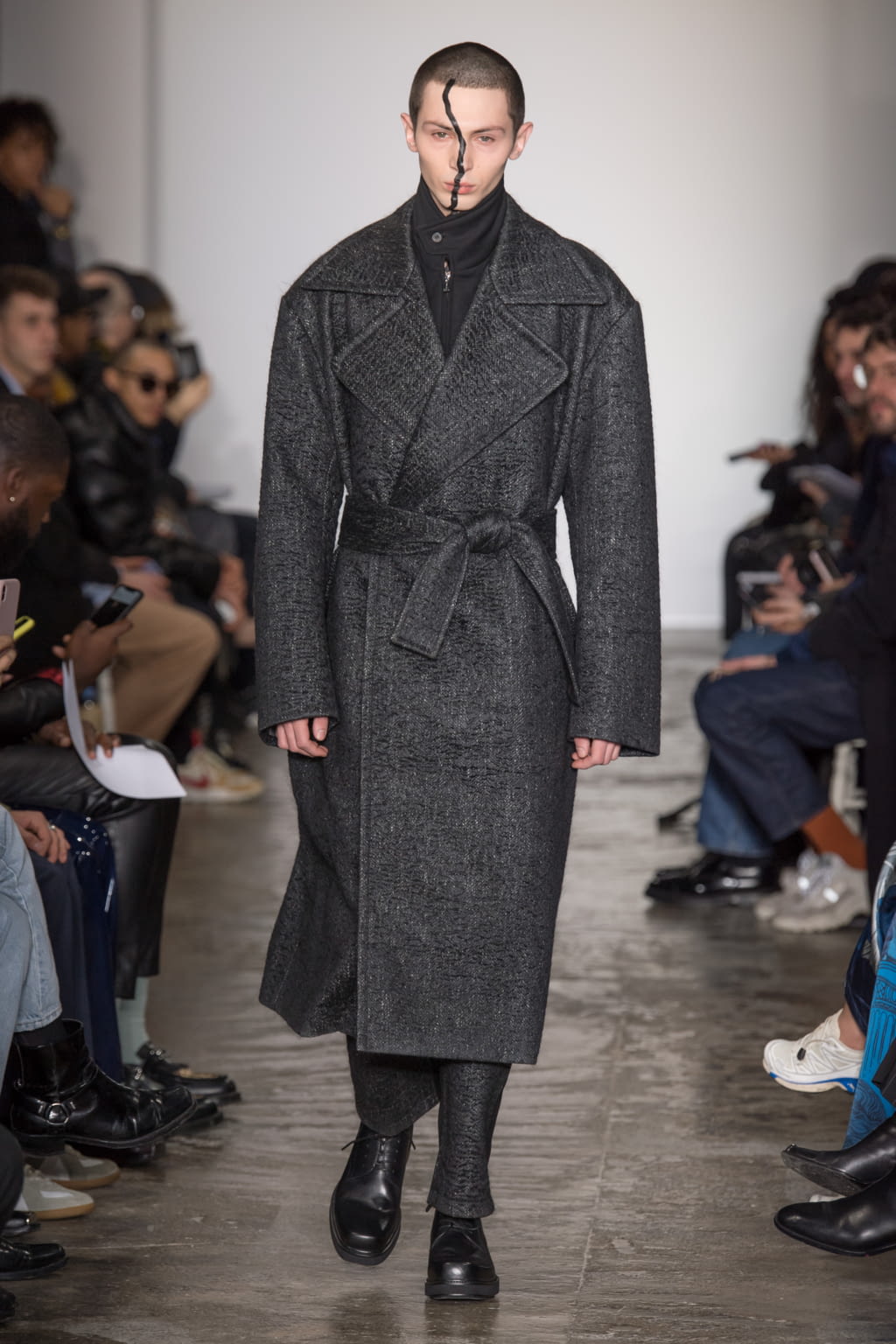 Fashion Week Paris Fall/Winter 2020 look 20 from the Sean Suen collection menswear