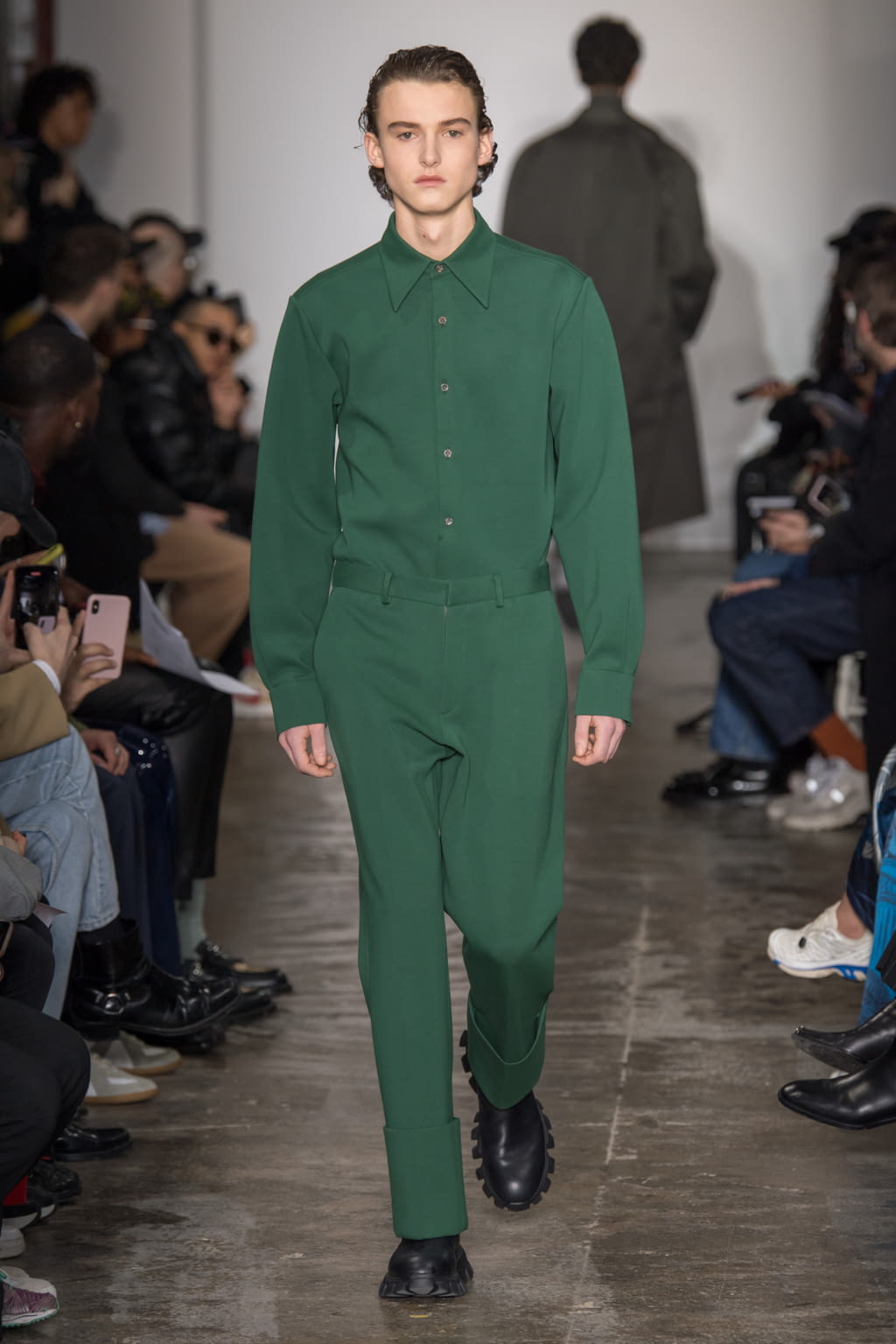 Fashion Week Paris Fall/Winter 2020 look 25 from the Sean Suen collection 男装
