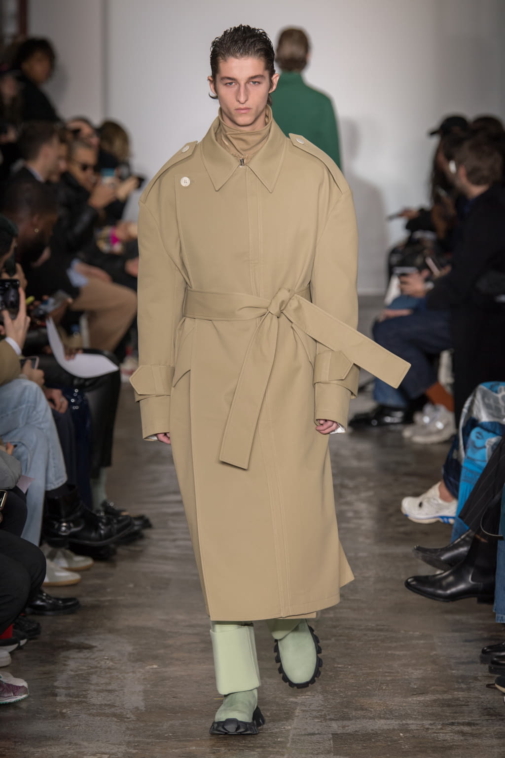 Fashion Week Paris Fall/Winter 2020 look 28 from the Sean Suen collection 男装