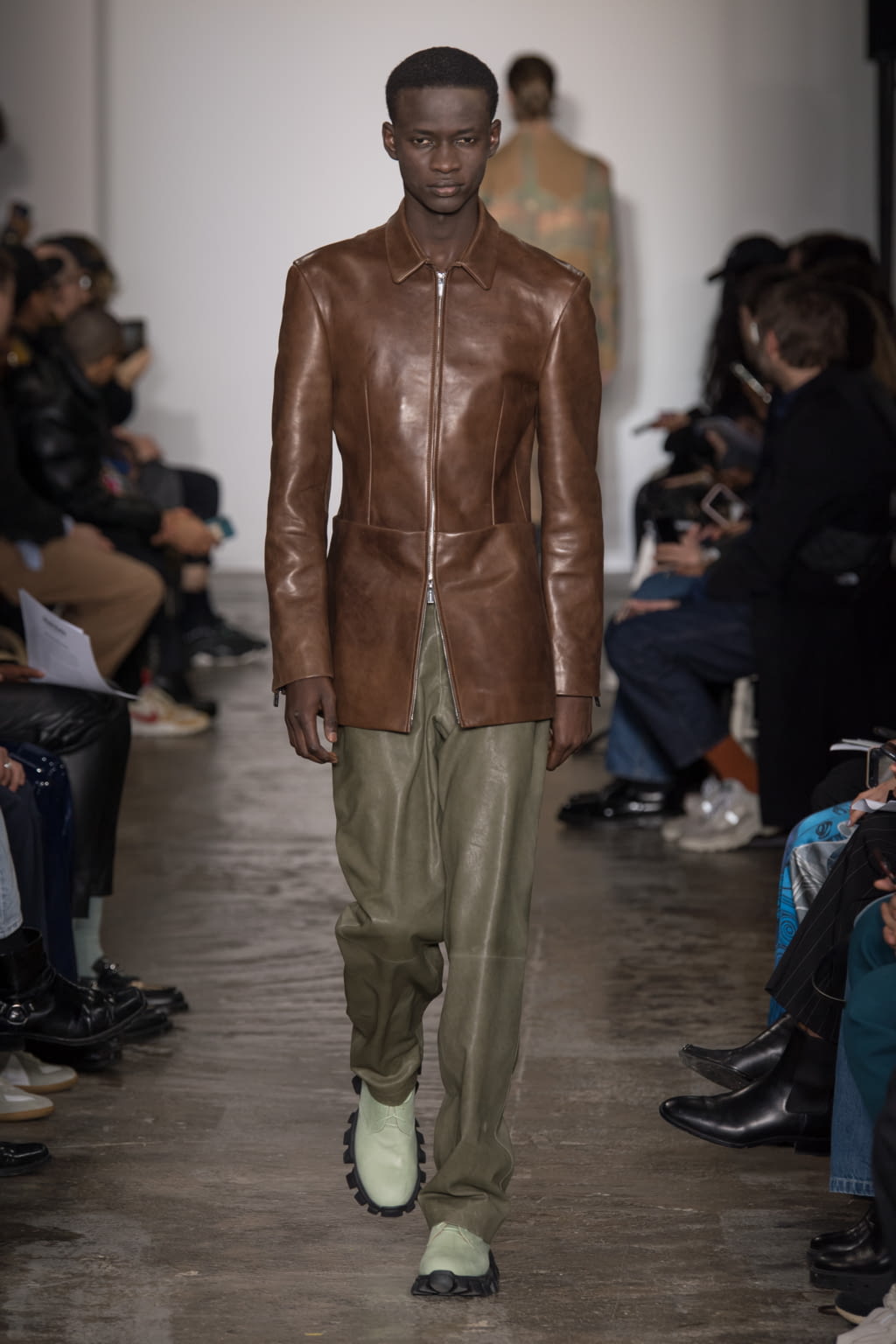 Fashion Week Paris Fall/Winter 2020 look 30 de la collection Sean Suen menswear