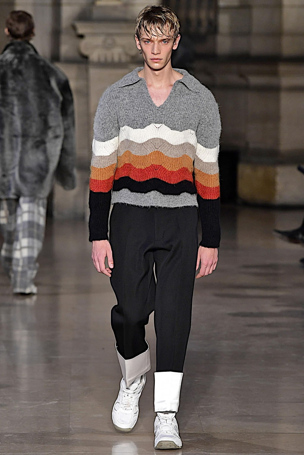 Fashion Week Paris Fall/Winter 2019 look 12 from the Sean Suen collection 男装