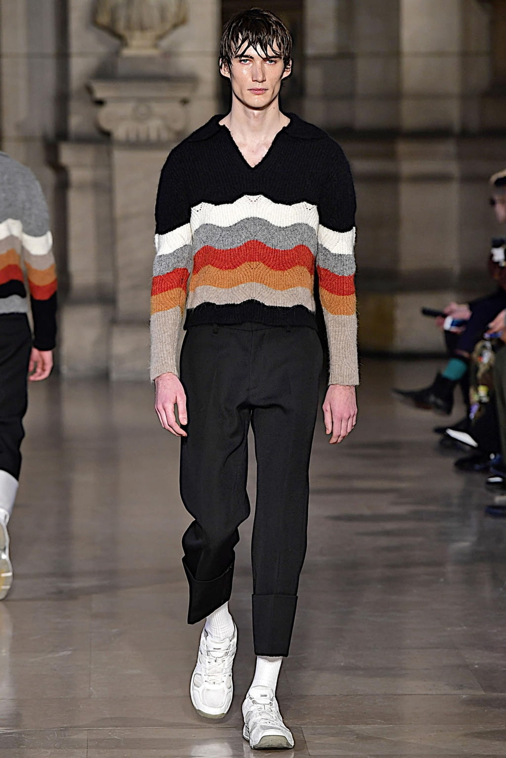 Fashion Week Paris Fall/Winter 2019 look 14 from the Sean Suen collection 男装