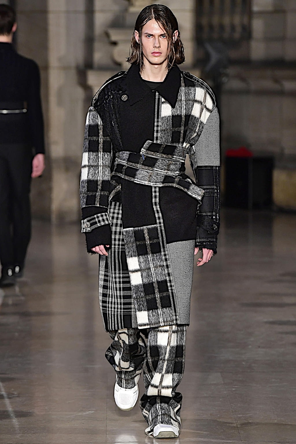 Fashion Week Paris Fall/Winter 2019 look 19 from the Sean Suen collection 男装