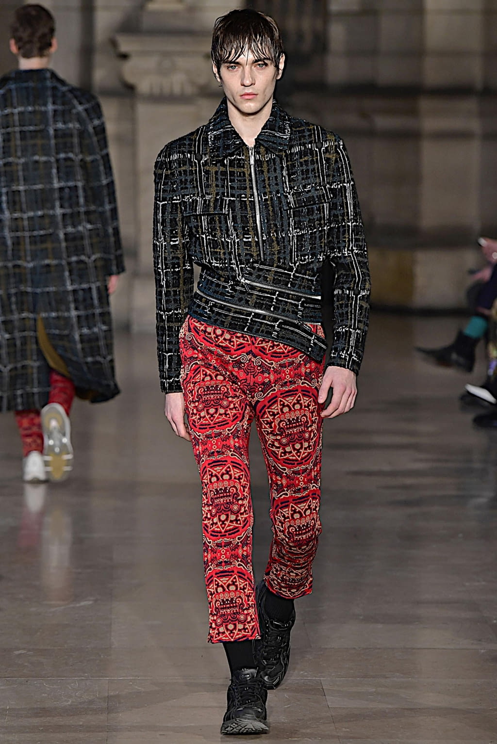 Fashion Week Paris Fall/Winter 2019 look 23 from the Sean Suen collection 男装