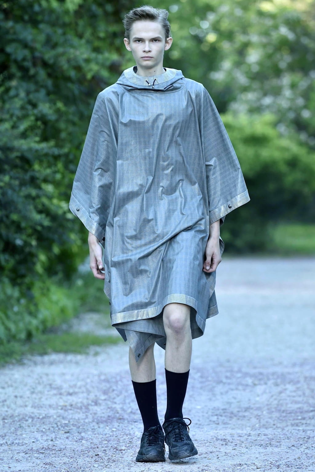 Fashion Week Paris Spring/Summer 2019 look 5 from the Sean Suen collection 男装