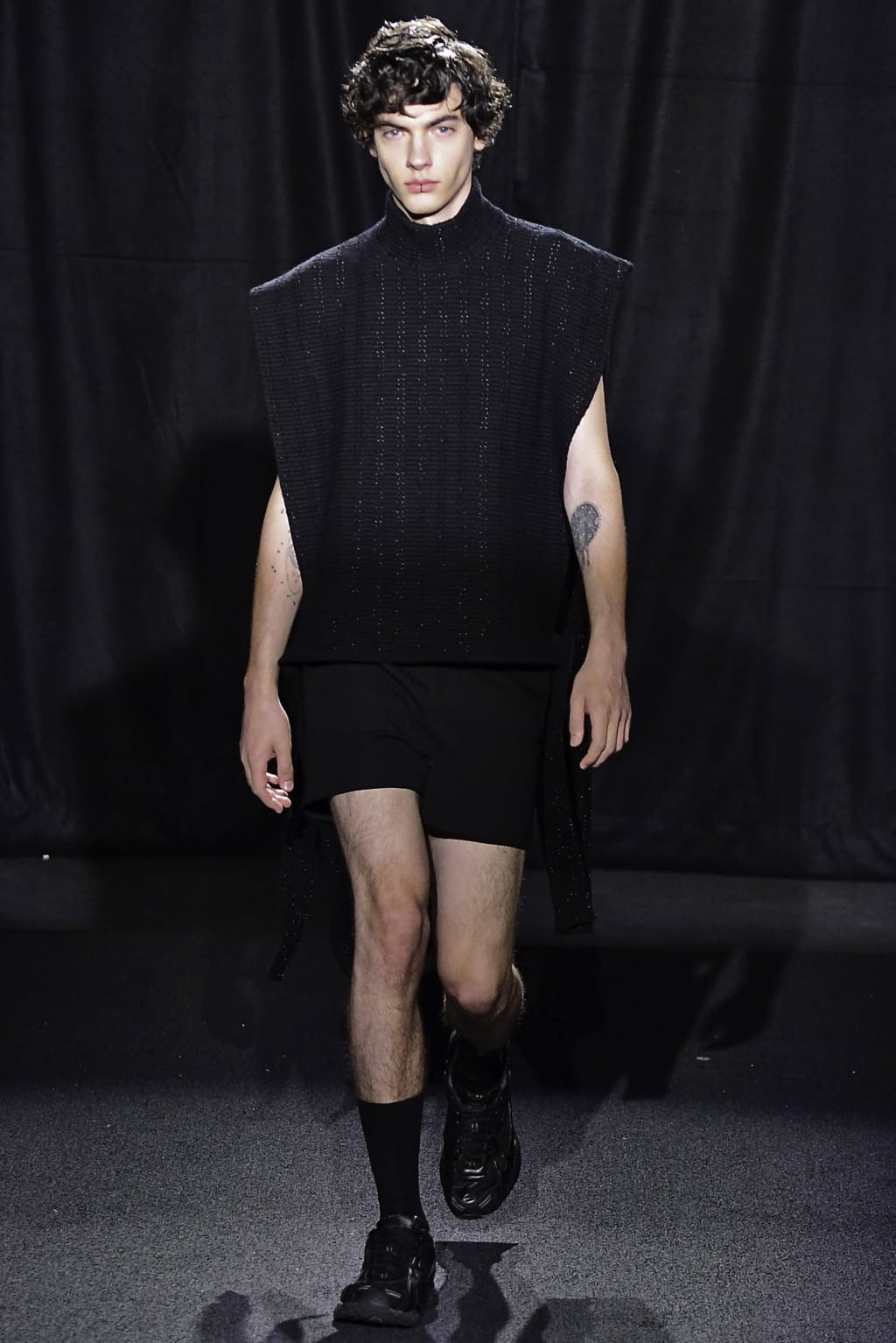 Fashion Week Paris Spring/Summer 2020 look 2 de la collection Sean Suen menswear