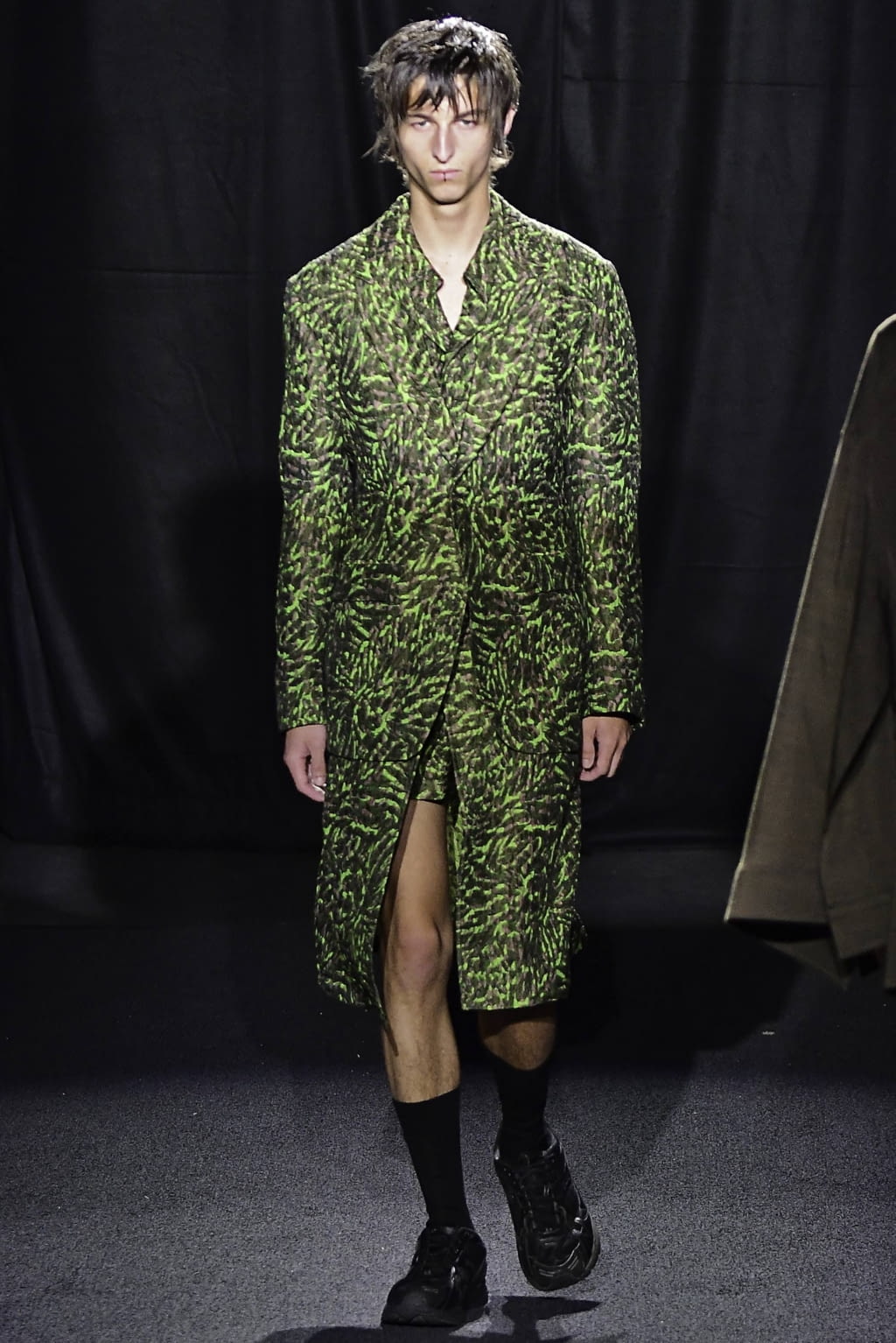 Fashion Week Paris Spring/Summer 2020 look 18 de la collection Sean Suen menswear
