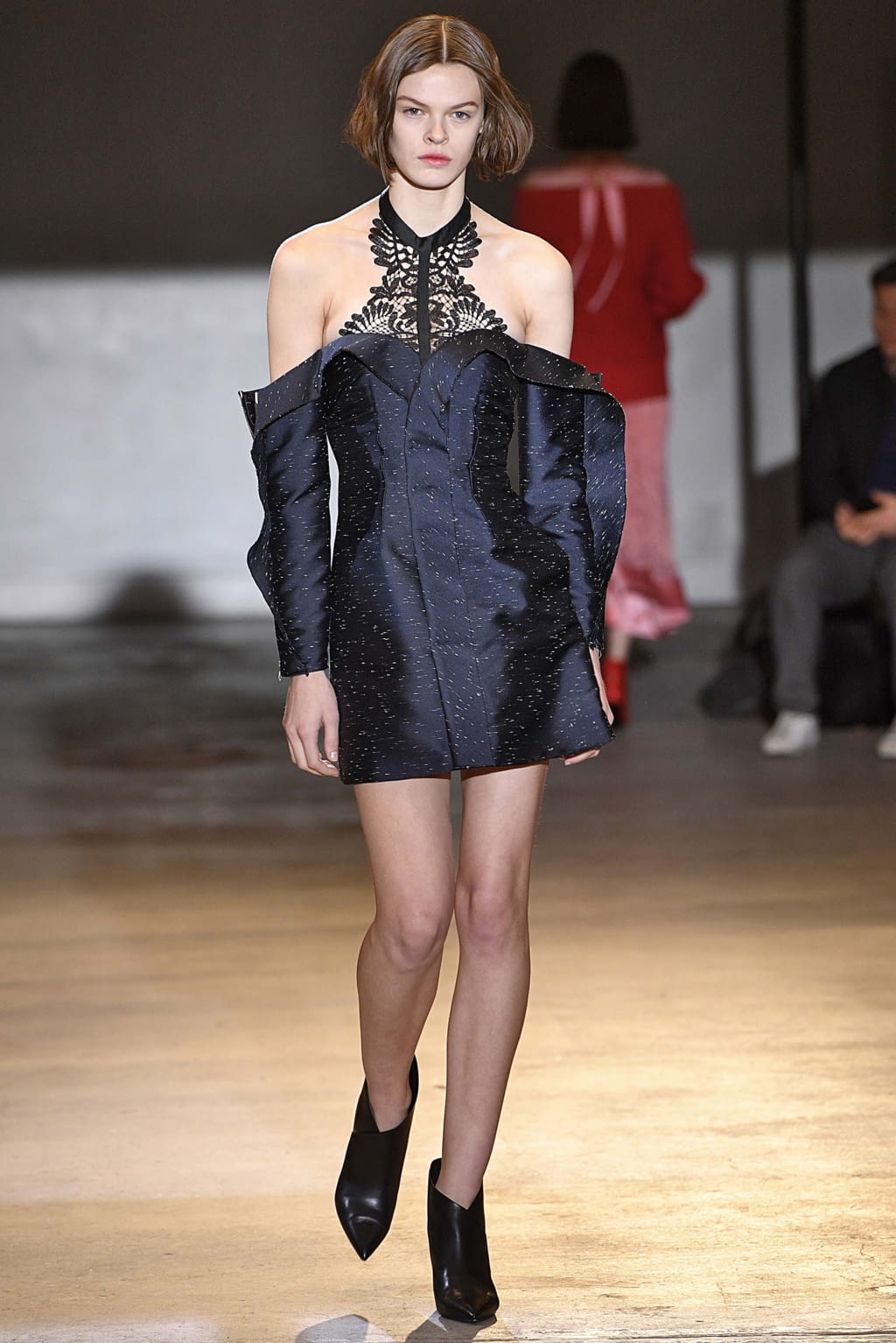 Fashion Week New York Fall/Winter 2018 look 30 from the Self Portrait collection womenswear