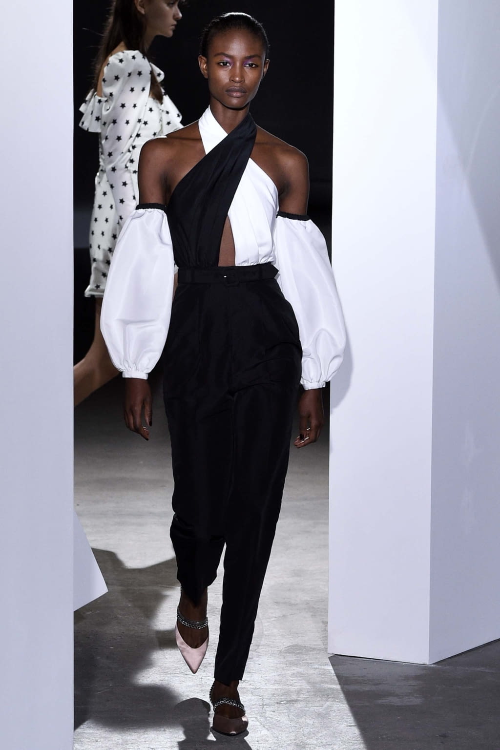 Fashion Week New York Spring/Summer 2018 look 15 from the Self Portrait collection womenswear