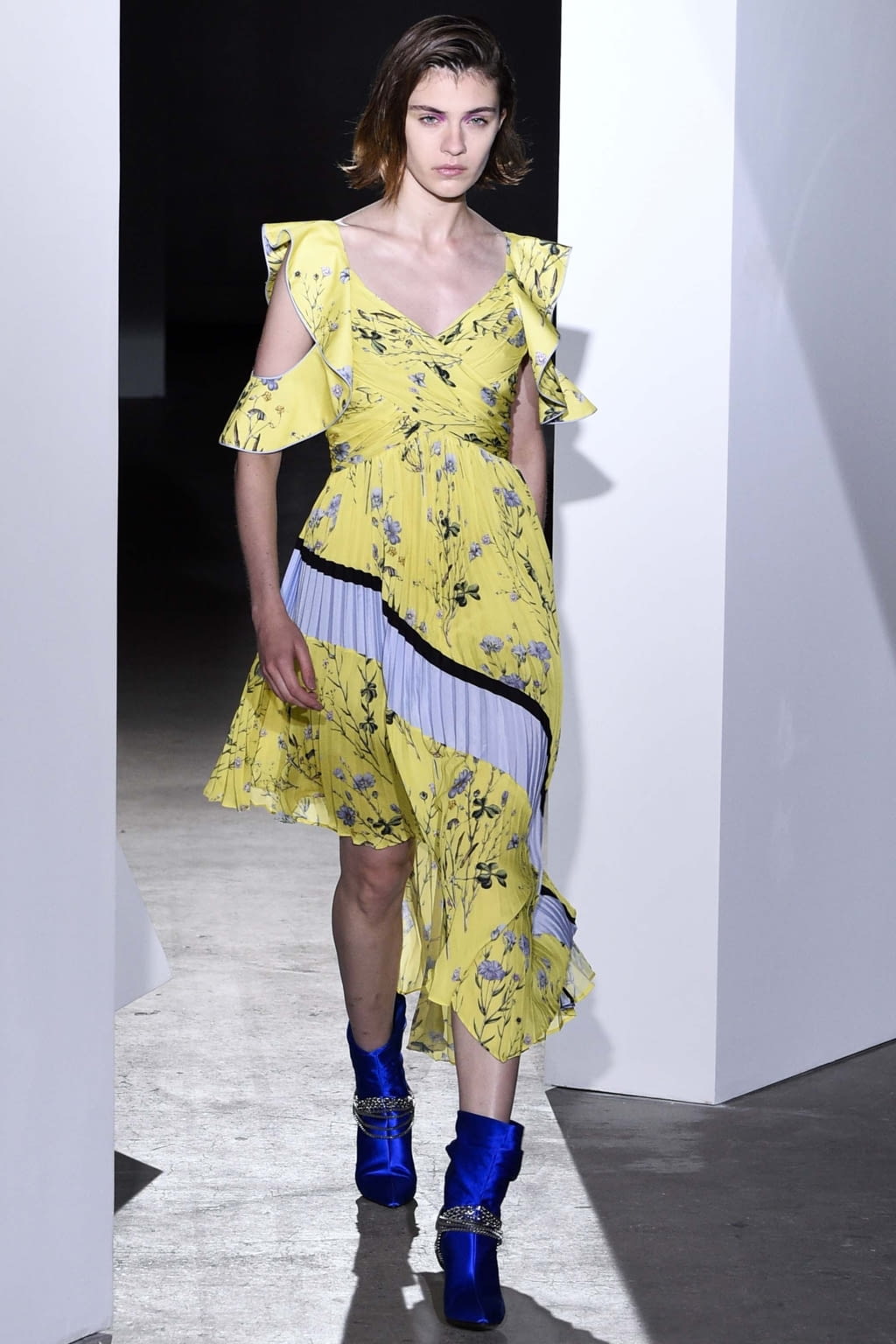 Fashion Week New York Spring/Summer 2018 look 28 de la collection Self Portrait womenswear