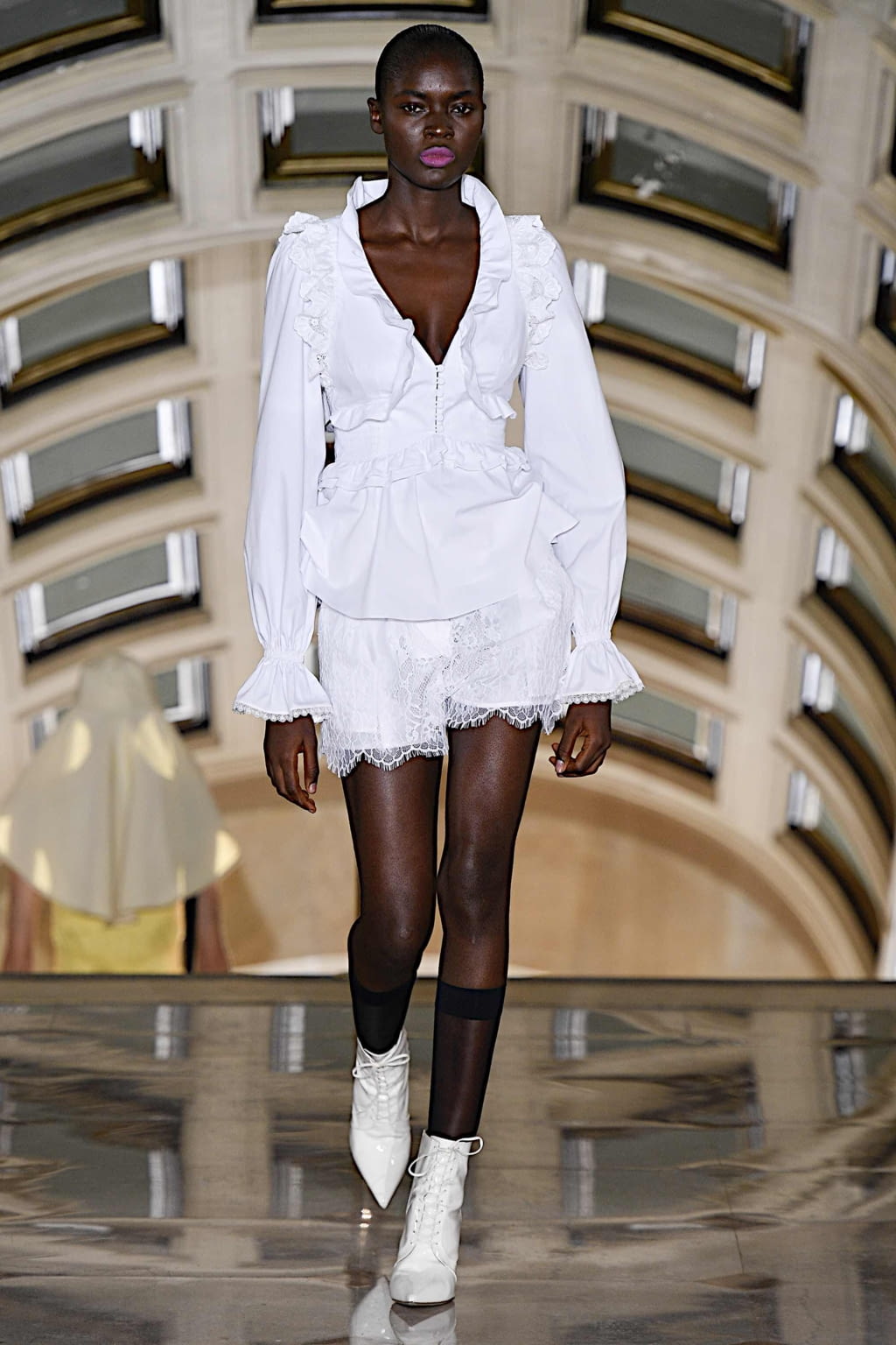 Fashion Week New York Spring/Summer 2020 look 21 from the Self Portrait collection womenswear