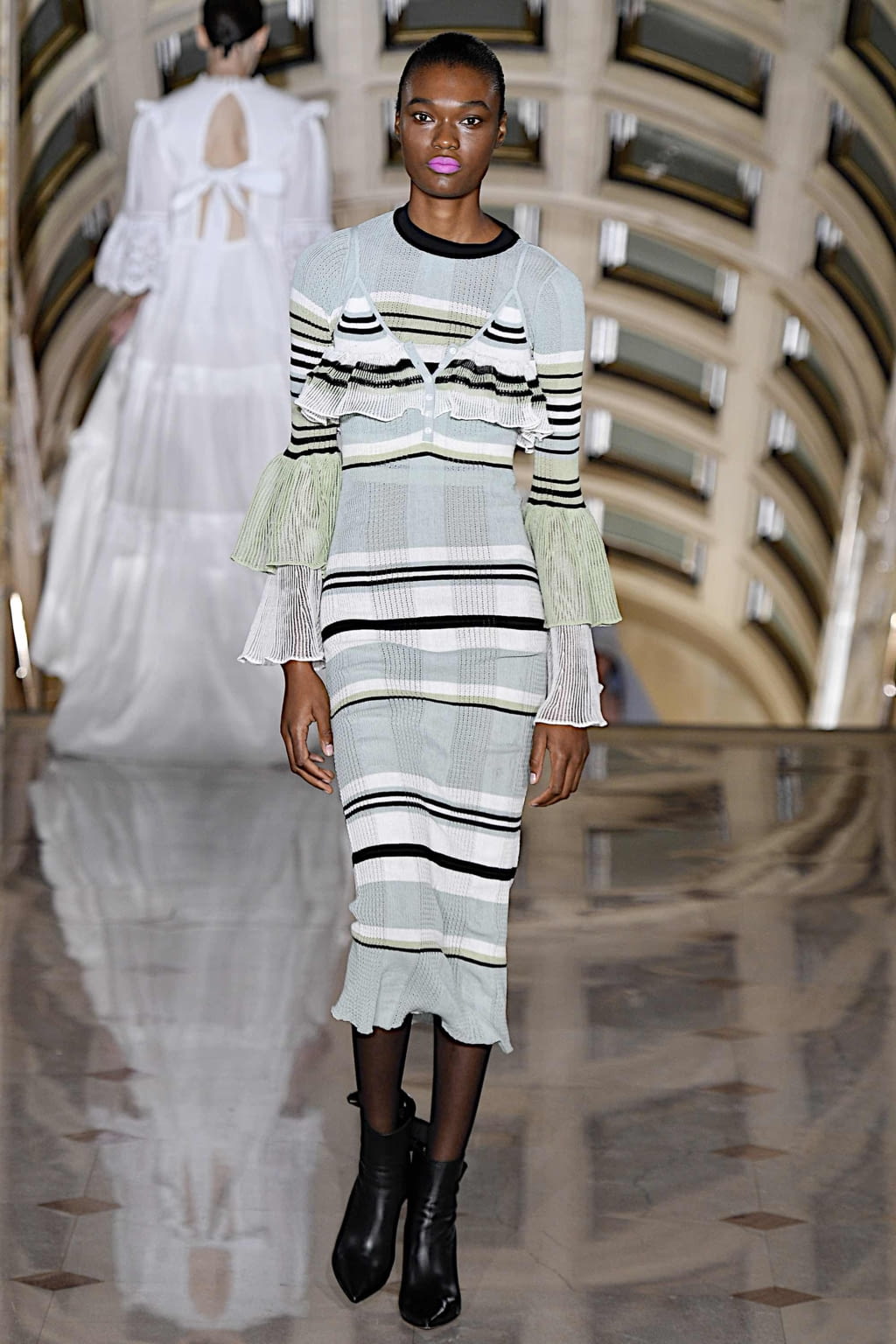 Fashion Week New York Spring/Summer 2020 look 33 from the Self Portrait collection womenswear