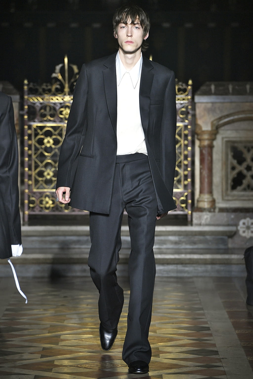 Fashion Week London Spring/Summer 2019 look 2 from the Sharon Wauchob collection menswear