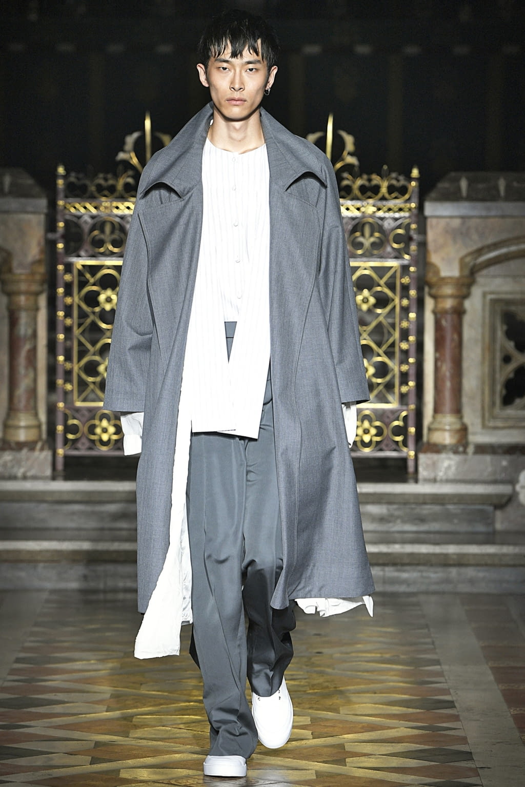 Fashion Week London Spring/Summer 2019 look 5 from the Sharon Wauchob collection 男装