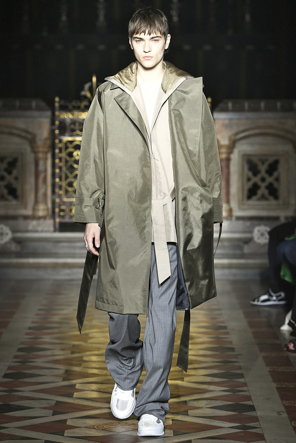 Fashion Week London Spring/Summer 2019 look 12 from the Sharon Wauchob collection menswear