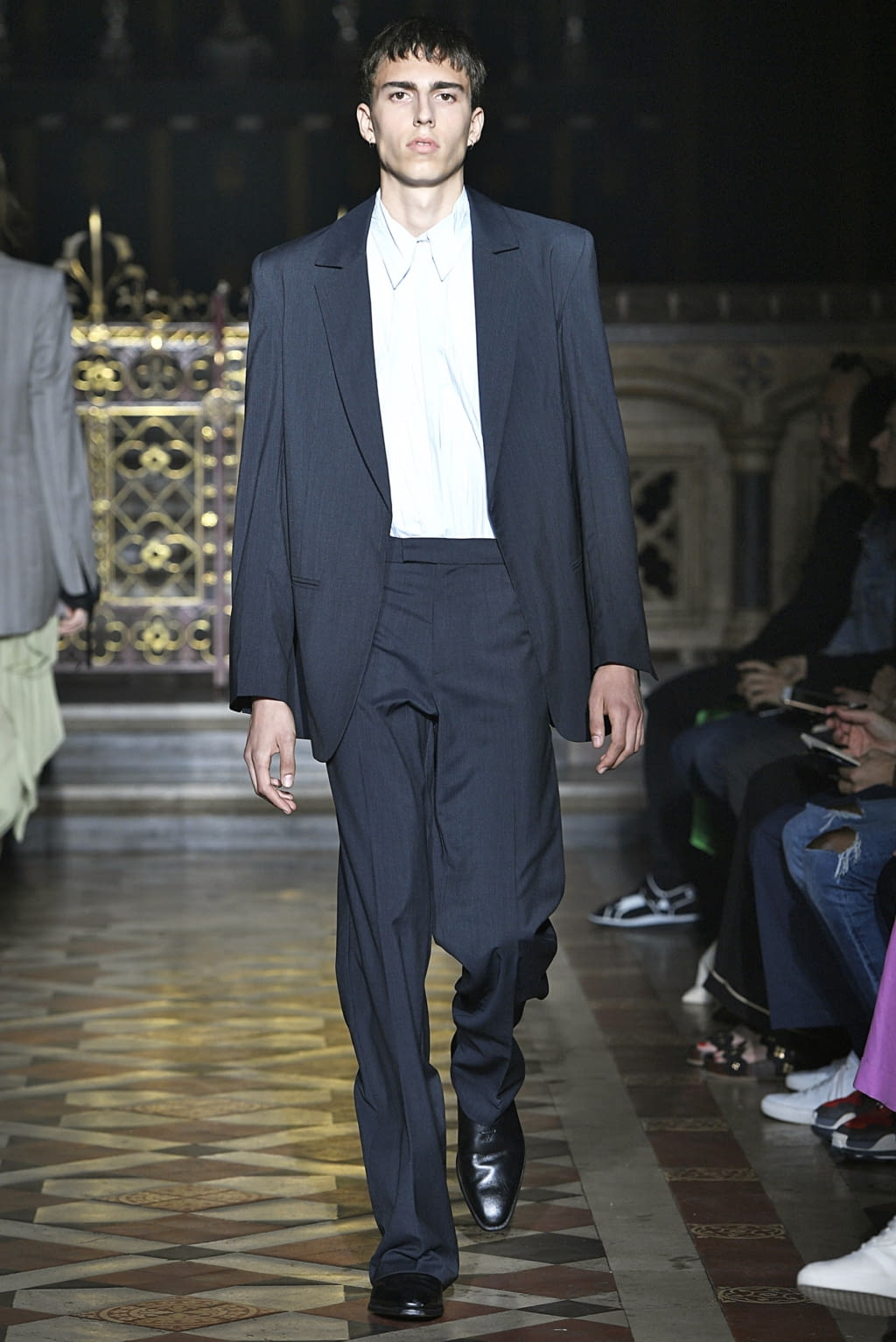 Fashion Week London Spring/Summer 2019 look 14 from the Sharon Wauchob collection menswear