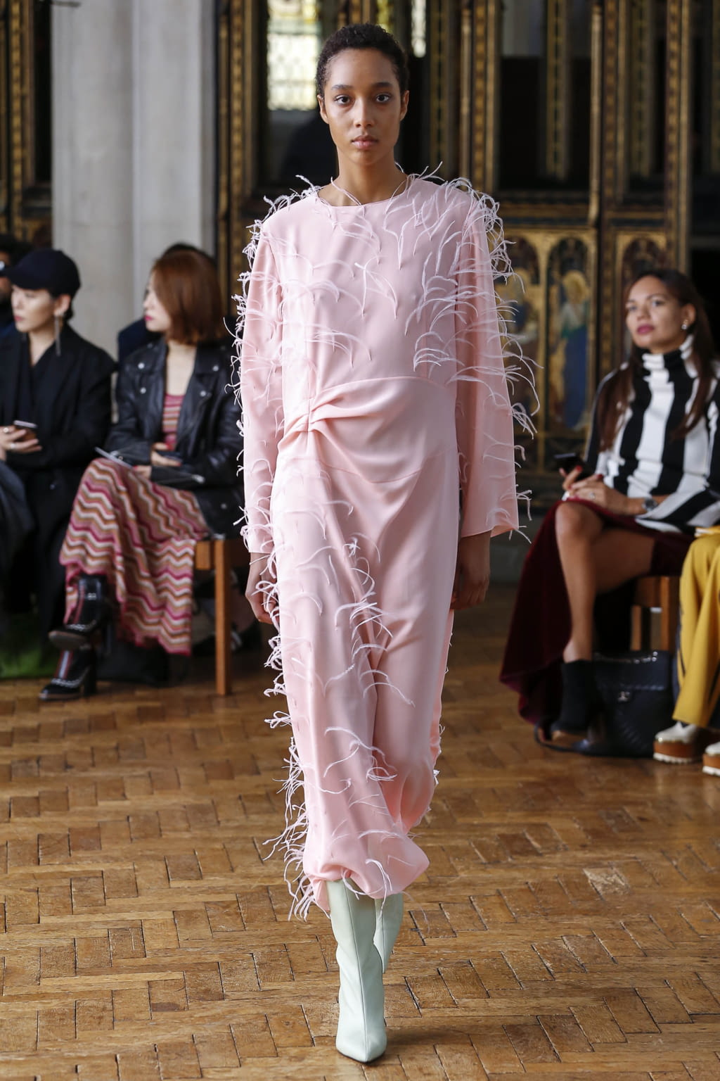 Fashion Week London Spring/Summer 2018 look 14 from the Sharon Wauchob collection womenswear