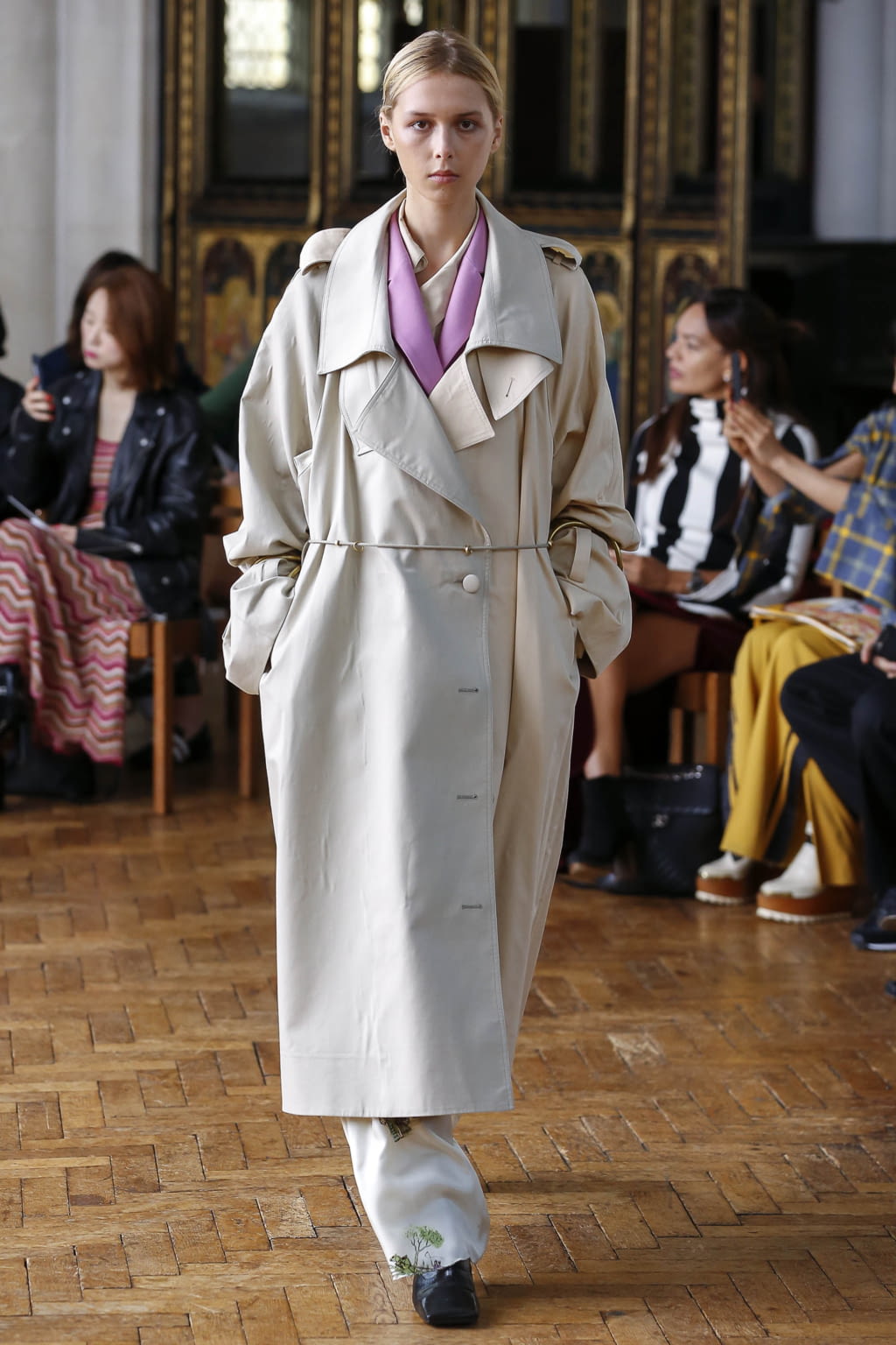 Fashion Week London Spring/Summer 2018 look 15 from the Sharon Wauchob collection womenswear