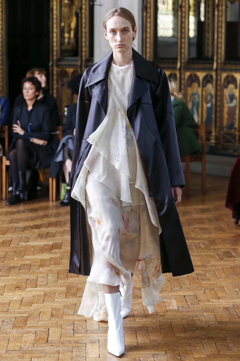 Fashion Week London Spring/Summer 2018 look 18 de la collection Sharon Wauchob womenswear