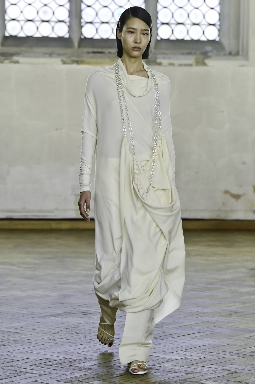 Fashion Week London Spring/Summer 2020 look 9 from the Sharon Wauchob collection womenswear
