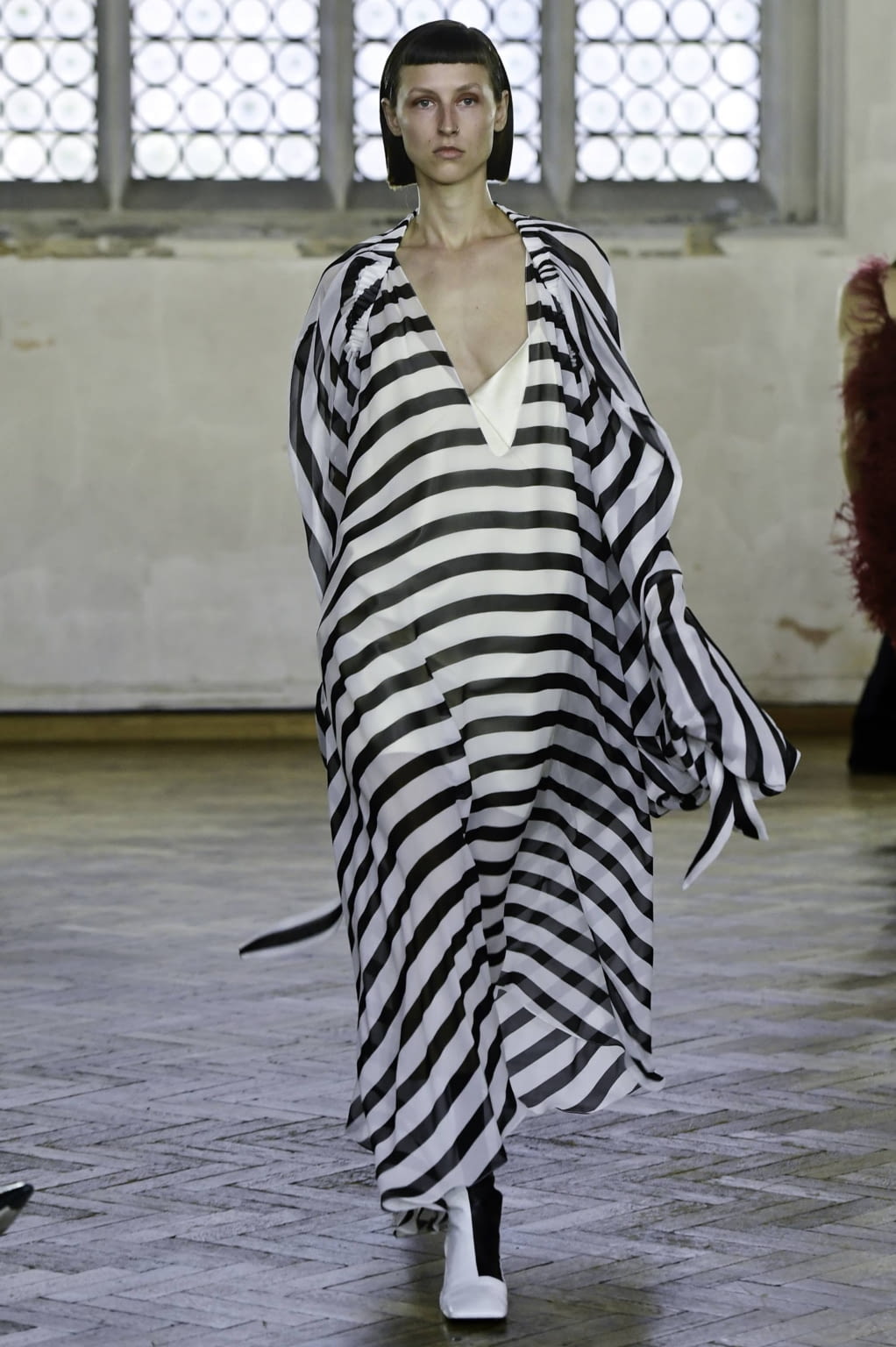 Fashion Week London Spring/Summer 2020 look 16 from the Sharon Wauchob collection 女装