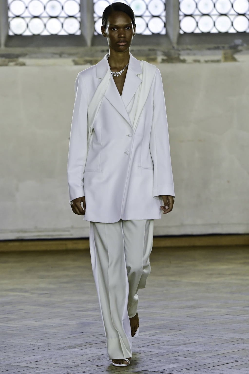 Fashion Week London Spring/Summer 2020 look 17 from the Sharon Wauchob collection 女装