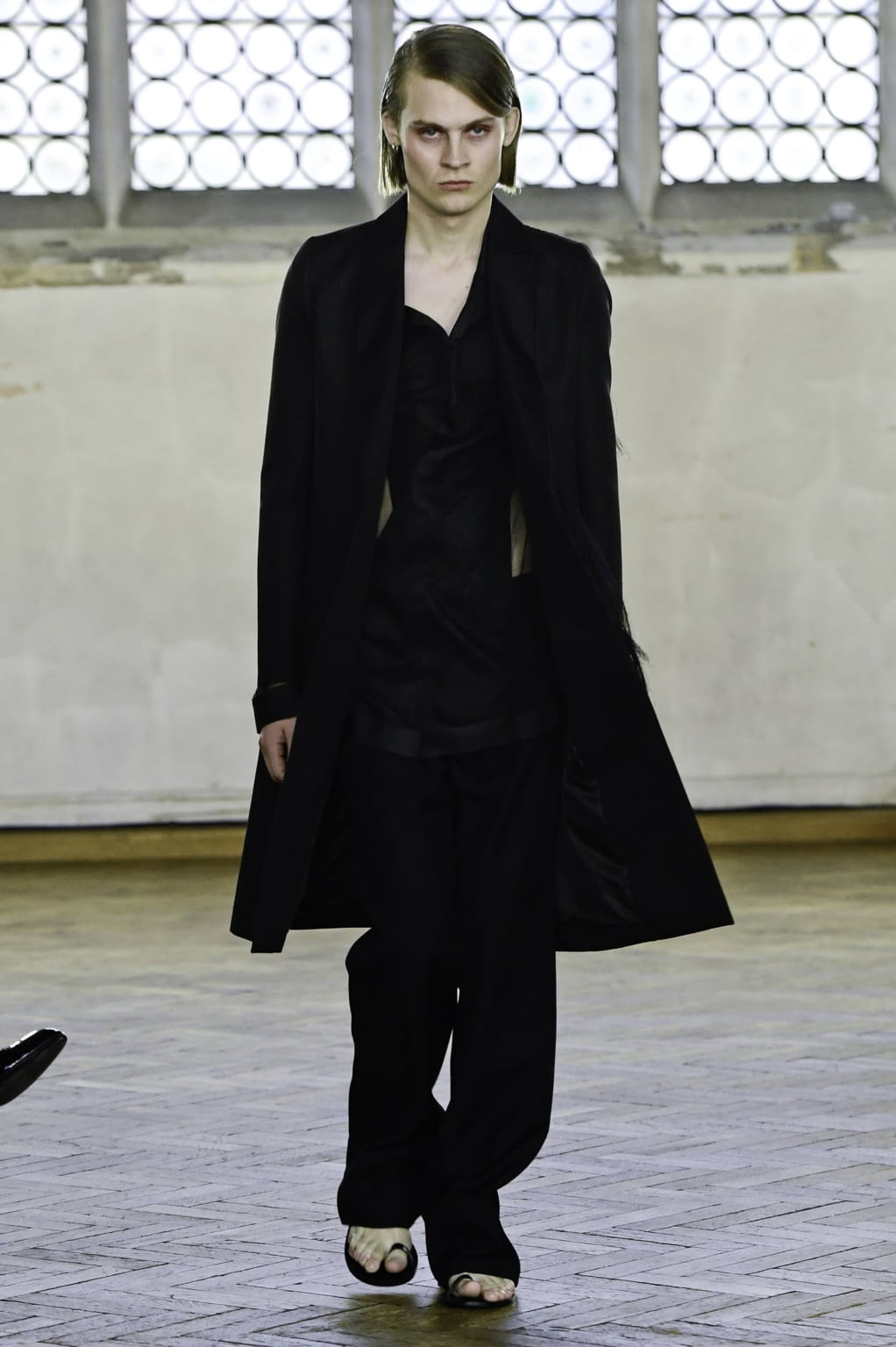 Fashion Week London Spring/Summer 2020 look 27 from the Sharon Wauchob collection 女装