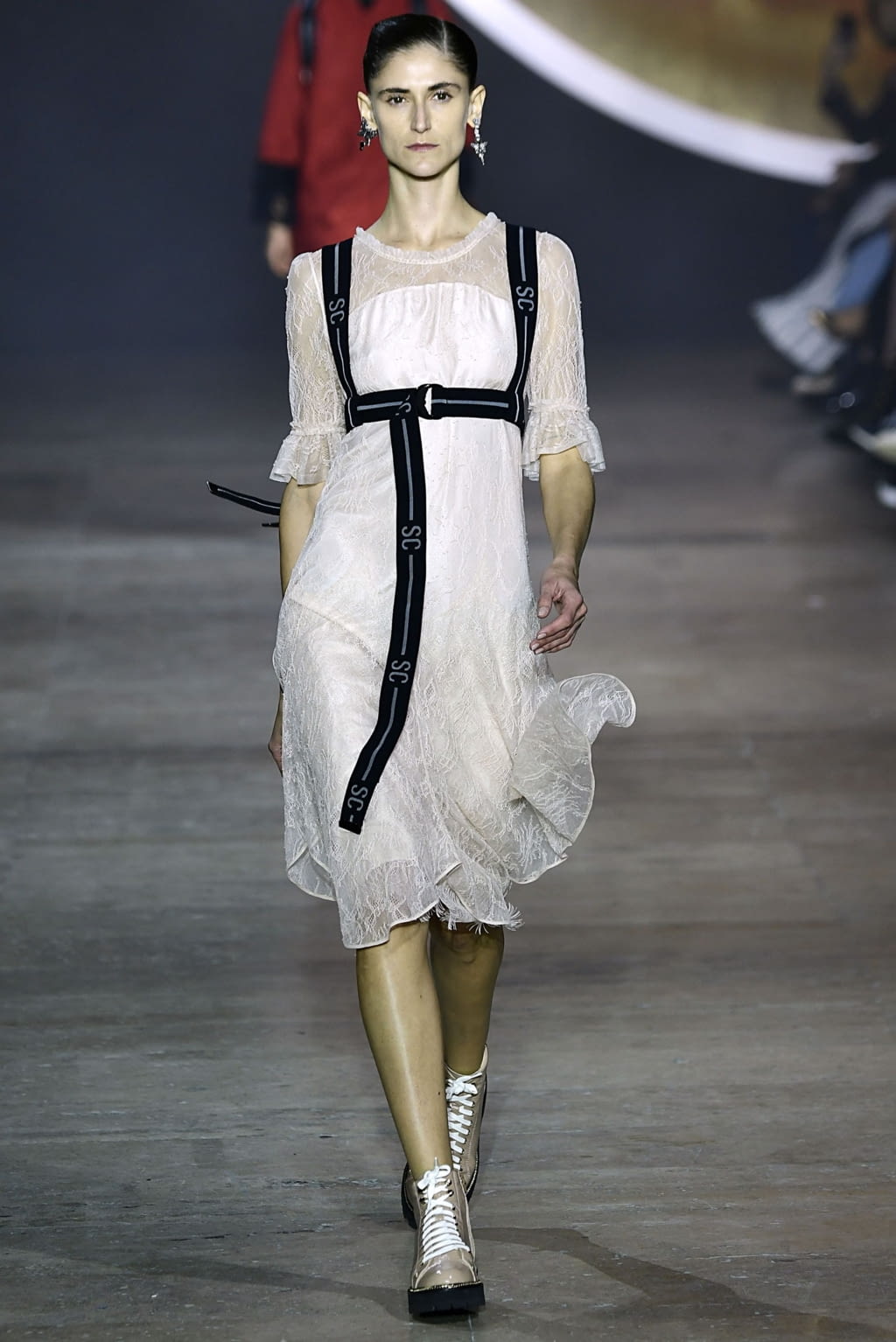 Fashion Week Paris Fall/Winter 2019 look 10 from the Shiatzy Chen collection 女装