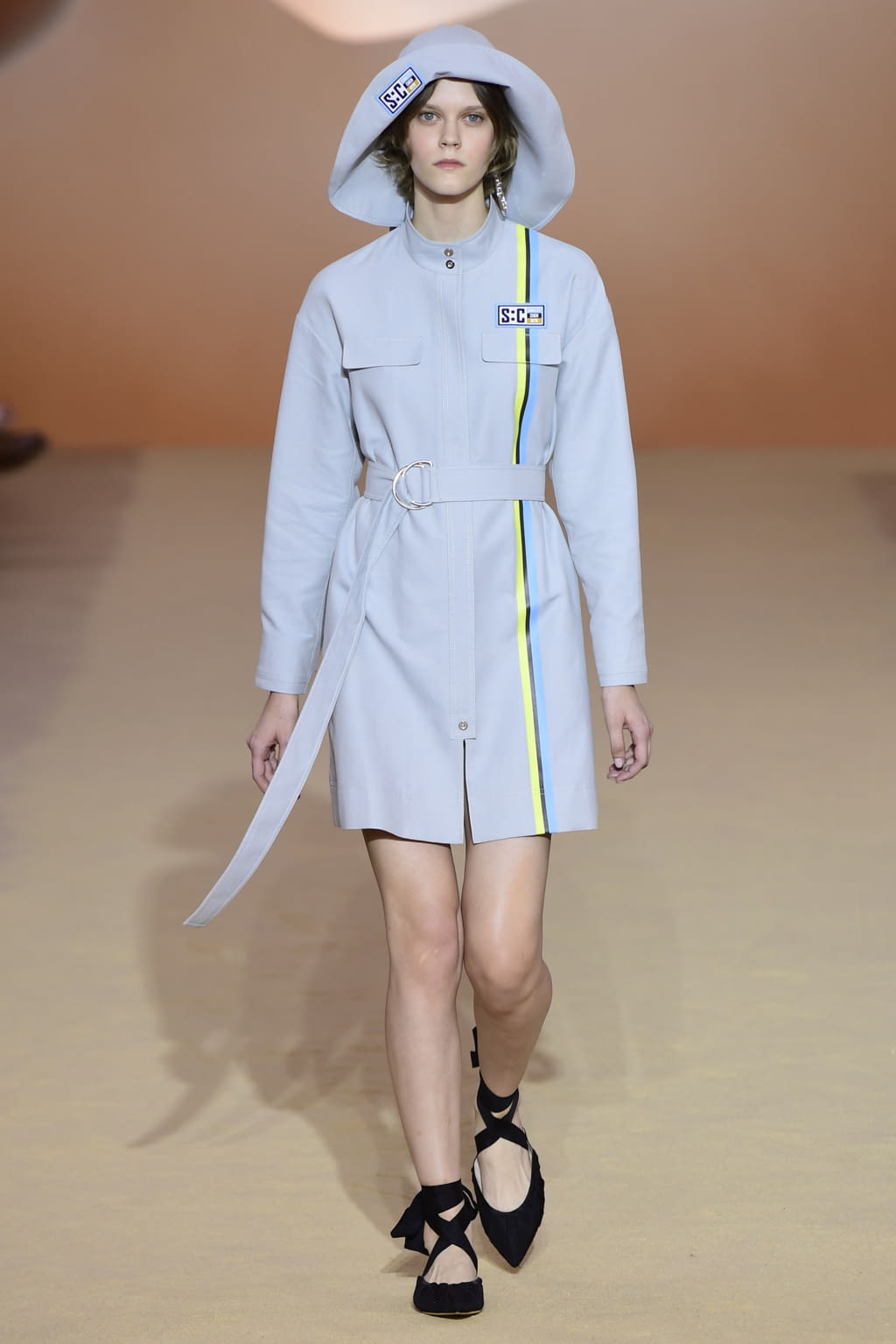 Fashion Week Paris Spring/Summer 2018 look 30 from the Shiatzy Chen collection womenswear