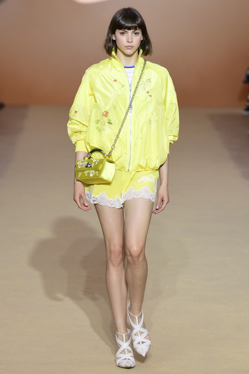 Fashion Week Paris Spring/Summer 2018 look 35 de la collection Shiatzy Chen womenswear