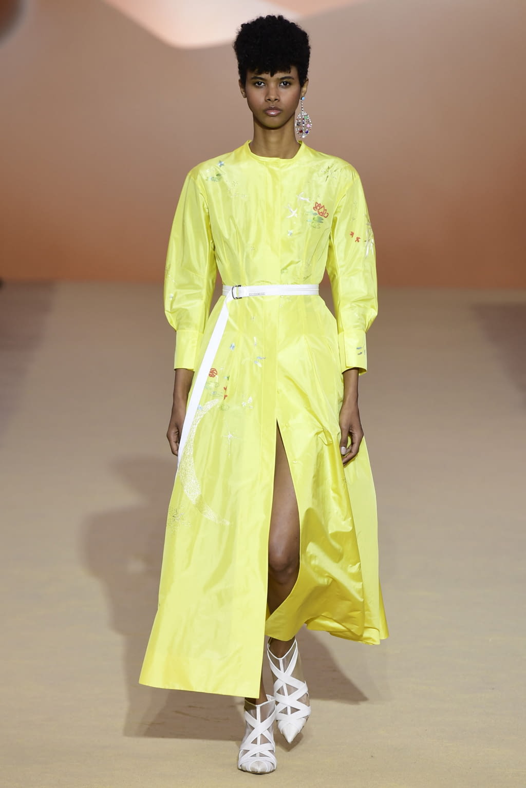 Fashion Week Paris Spring/Summer 2018 look 37 from the Shiatzy Chen collection womenswear