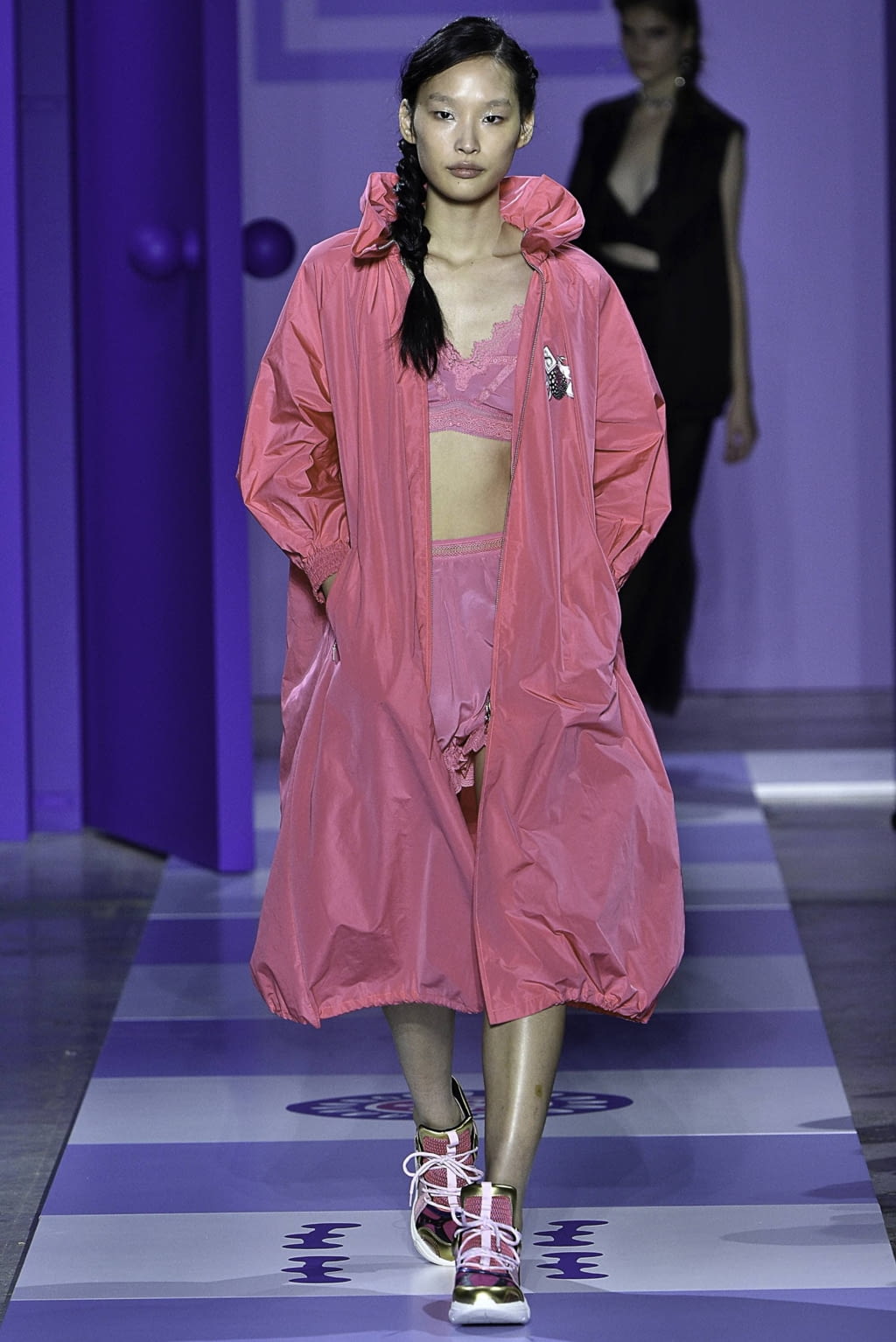 Fashion Week Paris Spring/Summer 2019 look 39 from the Shiatzy Chen collection womenswear
