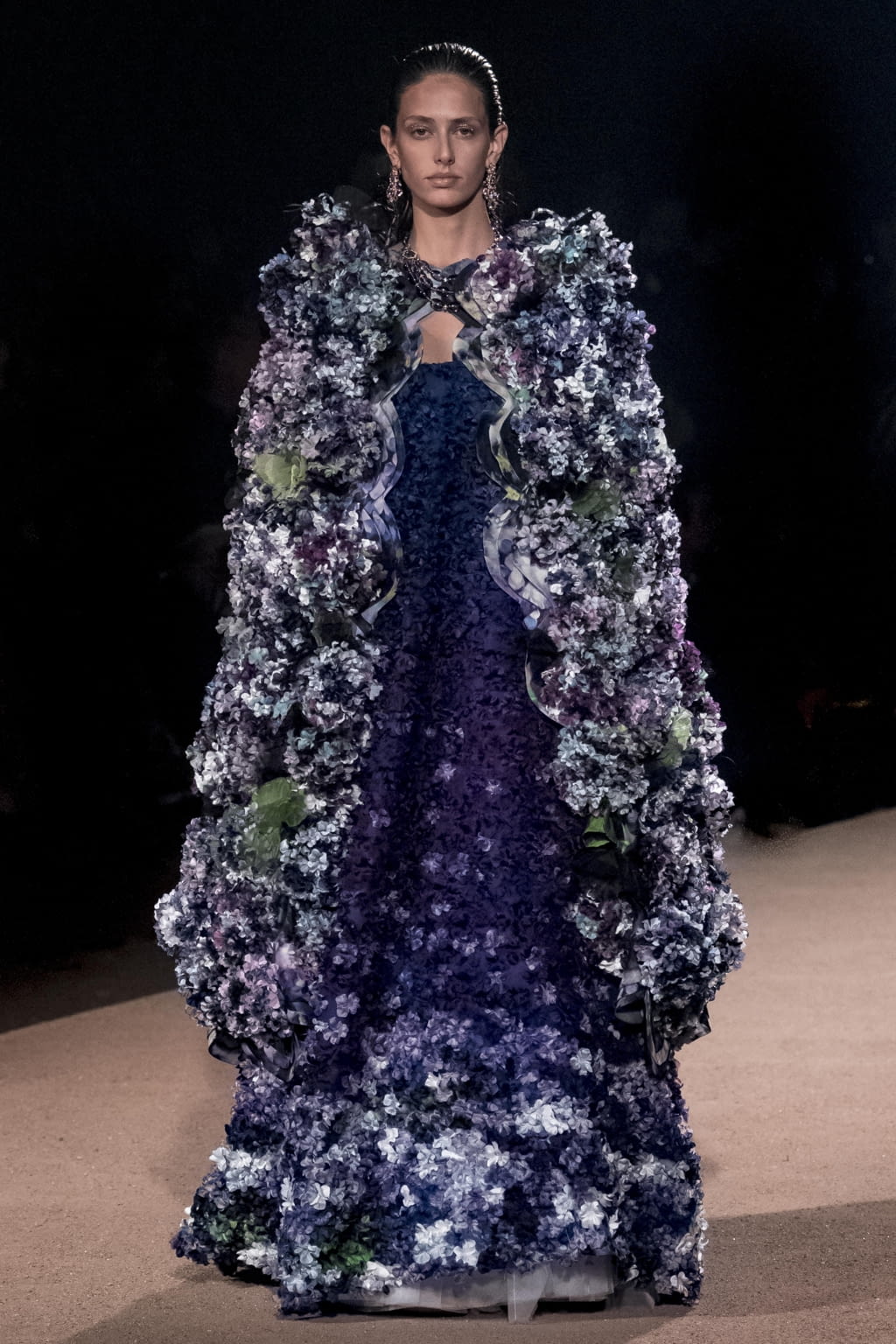 Fashion Week London Spring/Summer 2020 look 31 from the Mary Katrantzou collection 女装