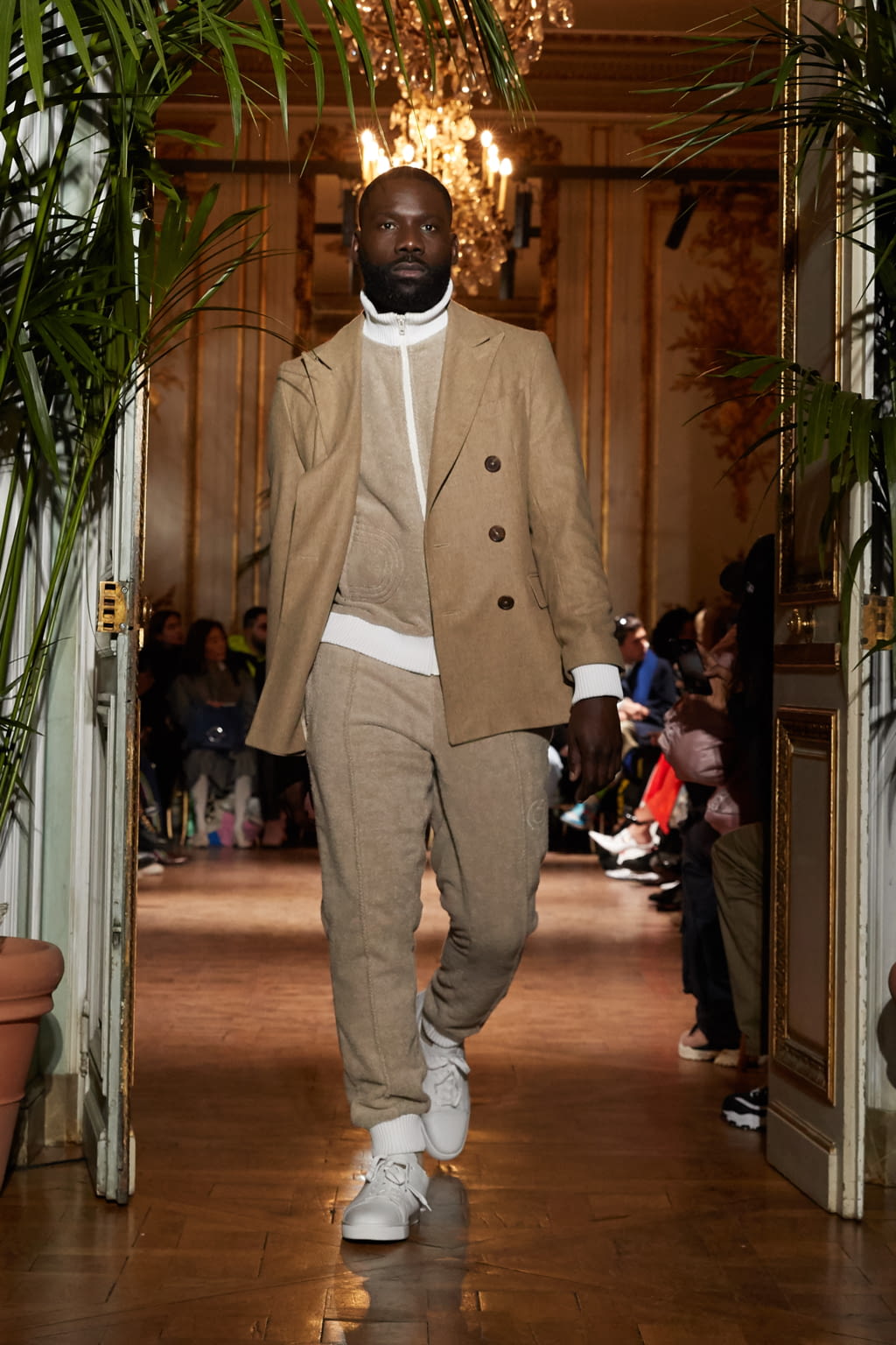 Fashion Week Paris Fall/Winter 2019 look 5 from the Casablanca collection menswear