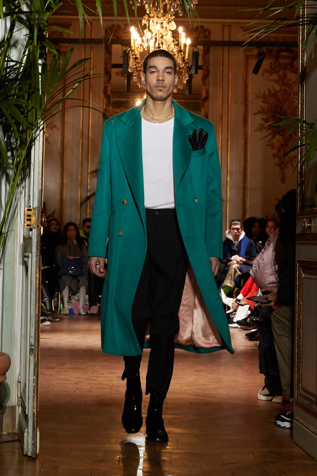Fashion Week Paris Fall/Winter 2019 look 9 from the Casablanca collection menswear