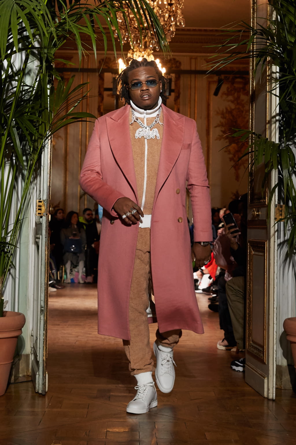 Fashion Week Paris Fall/Winter 2019 look 12 from the Casablanca collection 男装