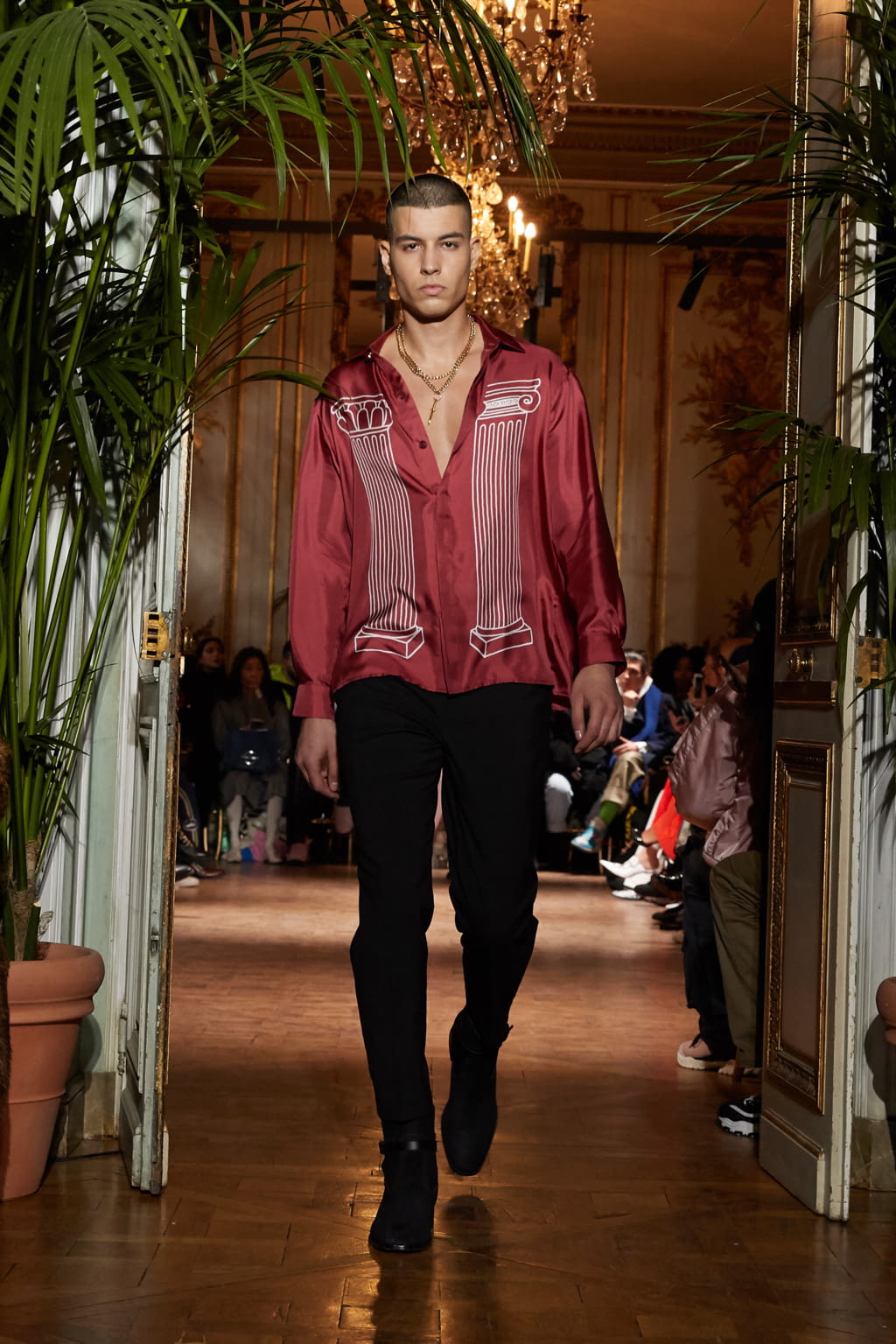 Fashion Week Paris Fall/Winter 2019 look 13 from the Casablanca collection menswear