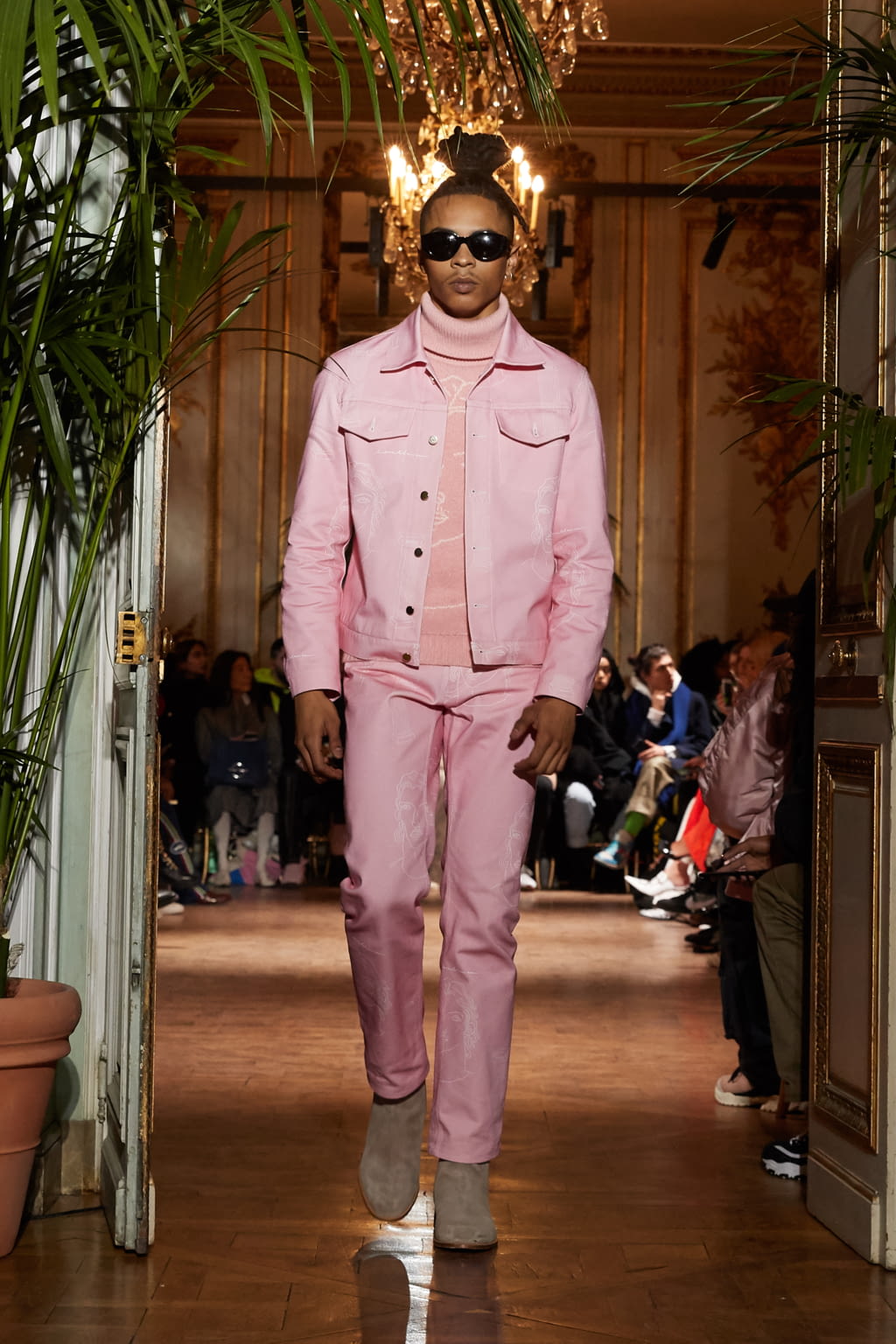 Fashion Week Paris Fall/Winter 2019 look 18 from the Casablanca collection menswear