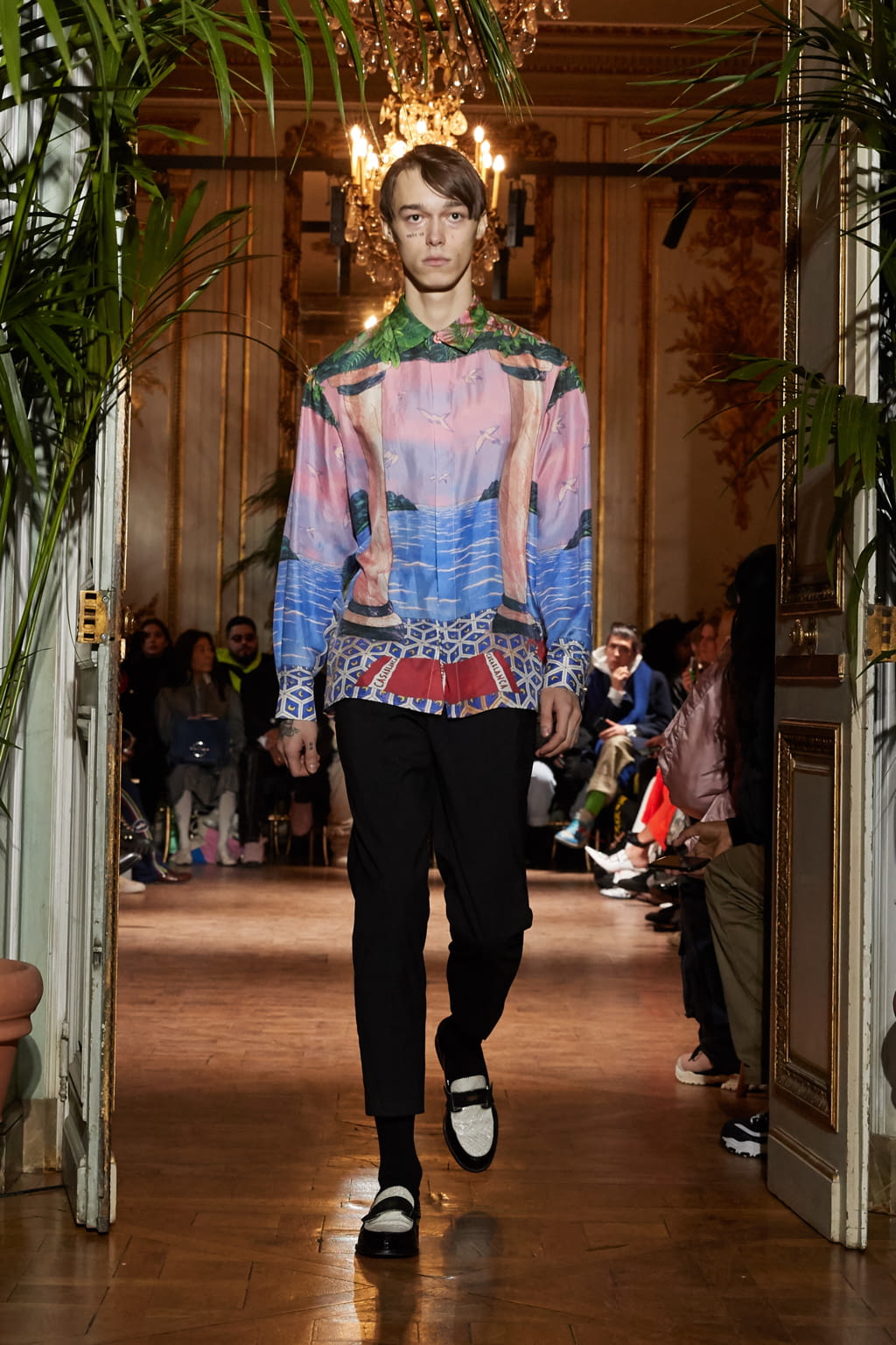 Fashion Week Paris Fall/Winter 2019 look 21 from the Casablanca collection 男装