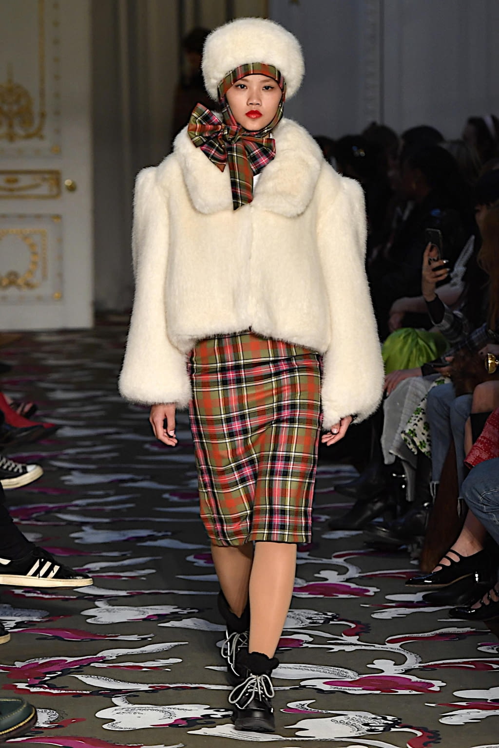 Fashion Week London Fall/Winter 2020 look 5 de la collection Shrimps womenswear