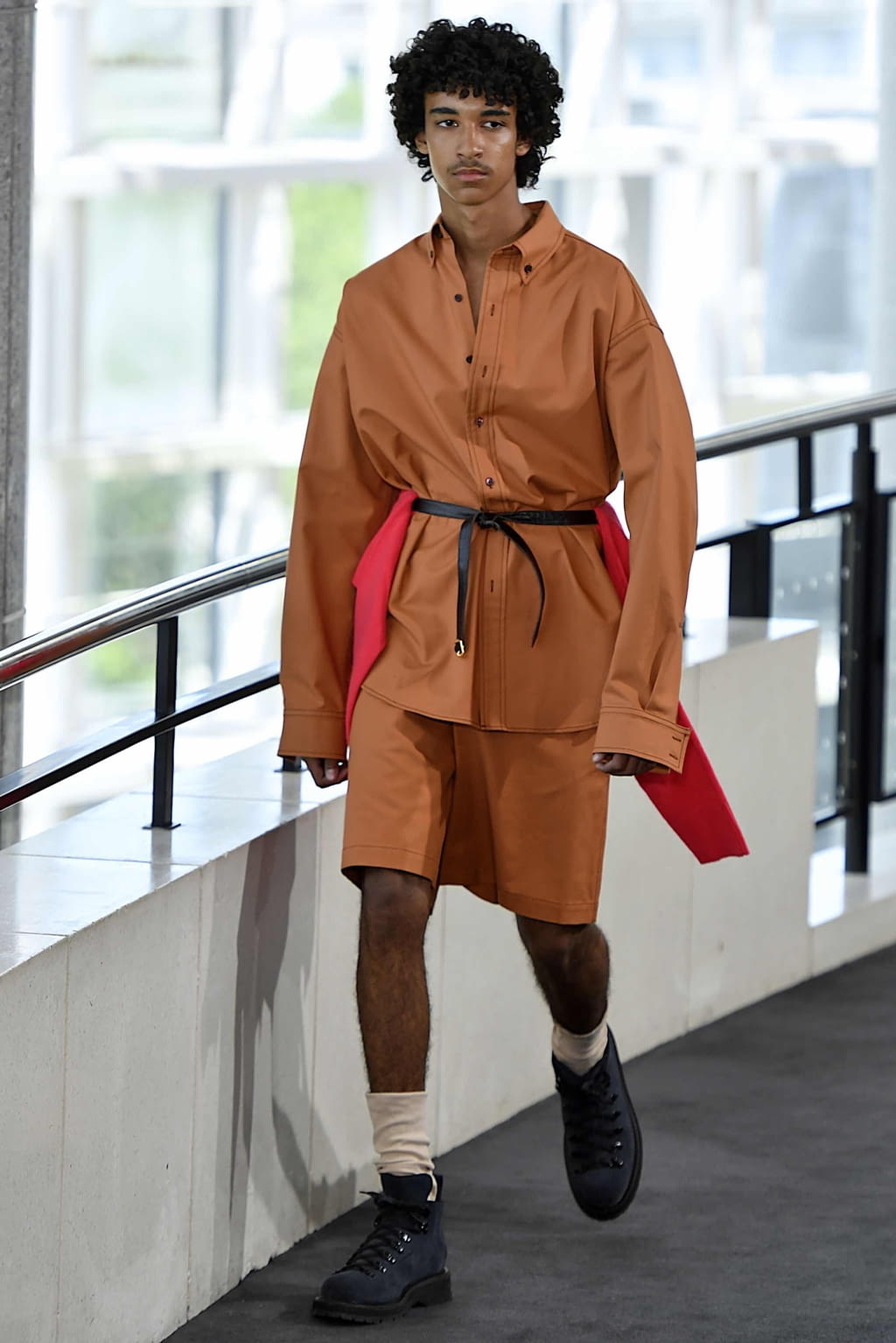 Fashion Week Paris Spring/Summer 2020 look 19 from the Sies Marjan collection 男装