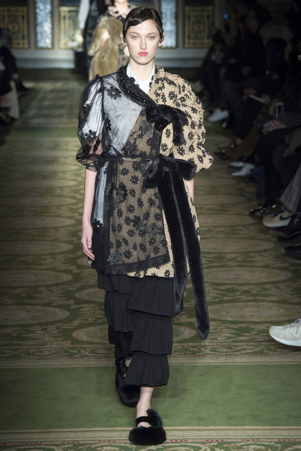 Fashion Week London Fall/Winter 2017 look 36 from the Simone Rocha collection womenswear