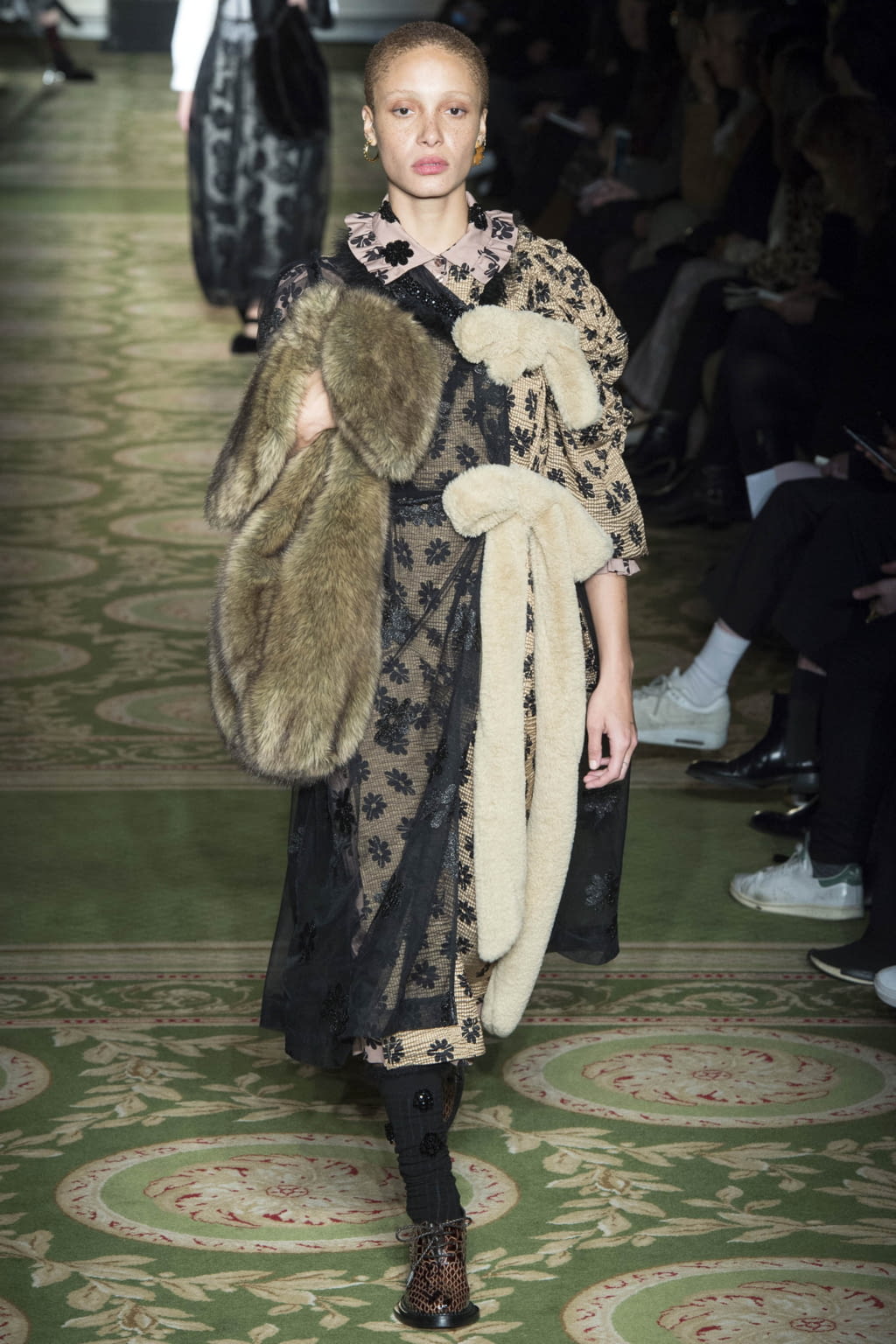 Fashion Week London Fall/Winter 2017 look 37 from the Simone Rocha collection womenswear