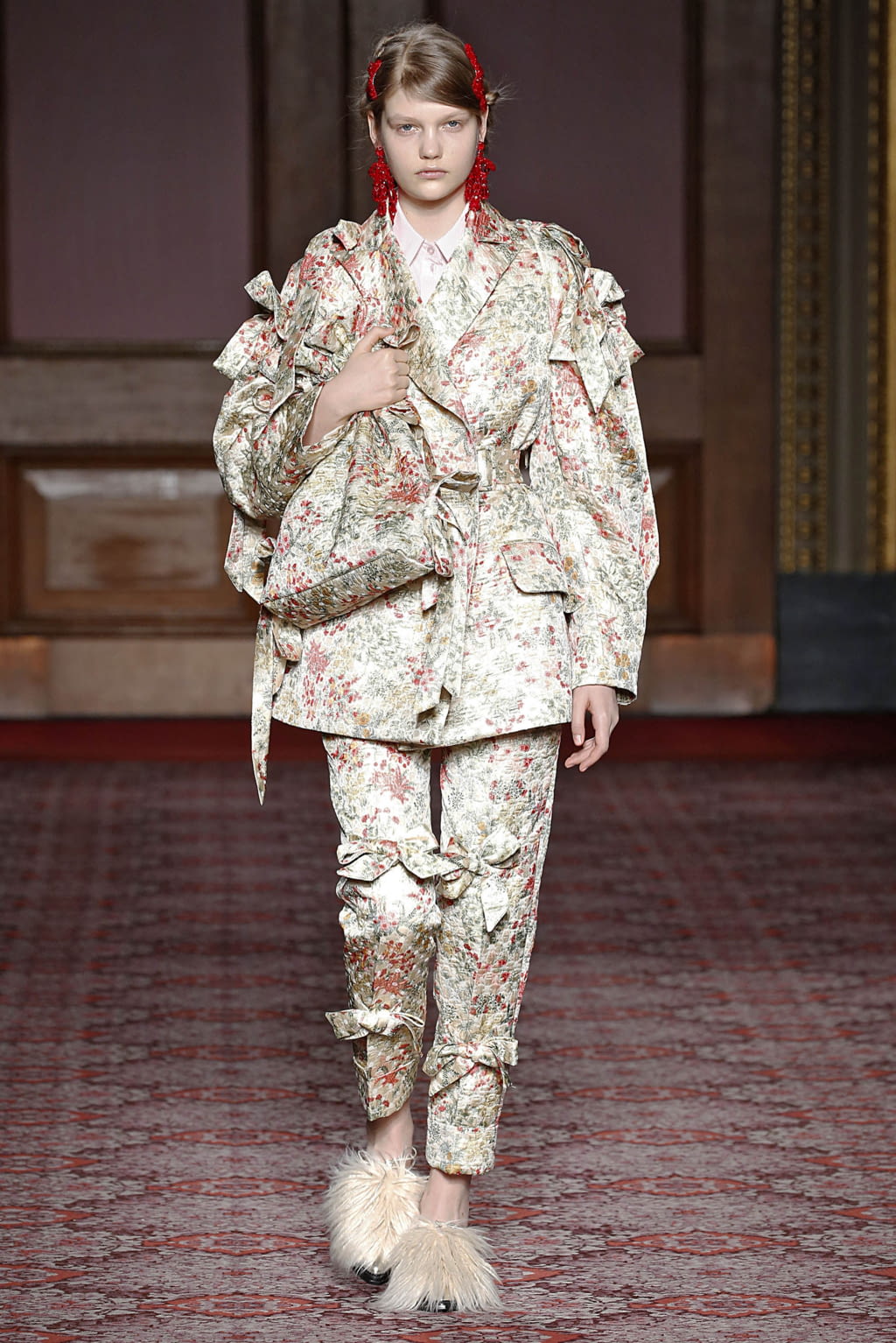 Fashion Week London Fall/Winter 2018 look 8 from the Simone Rocha collection 女装