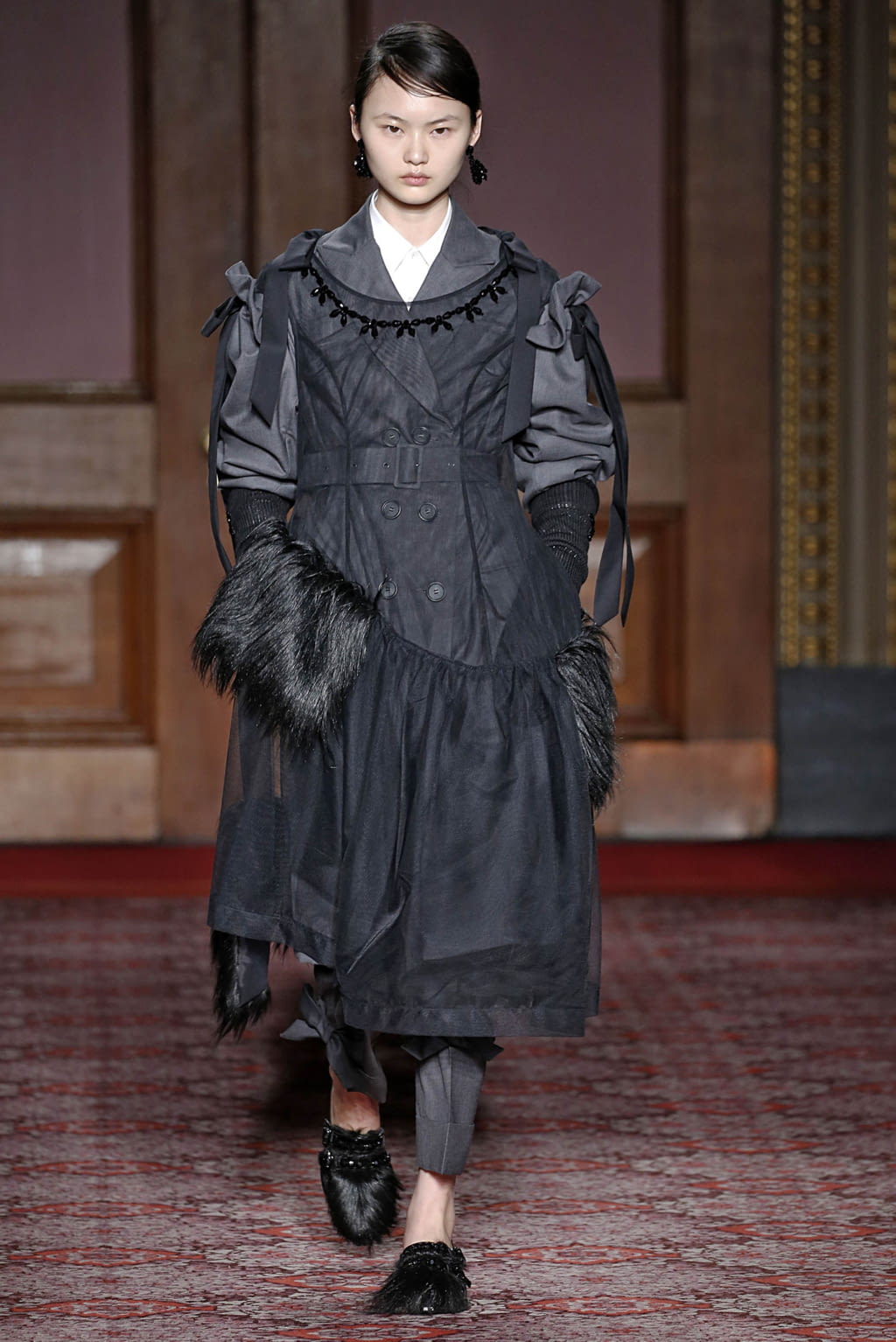 Fashion Week London Fall/Winter 2018 look 10 from the Simone Rocha collection 女装