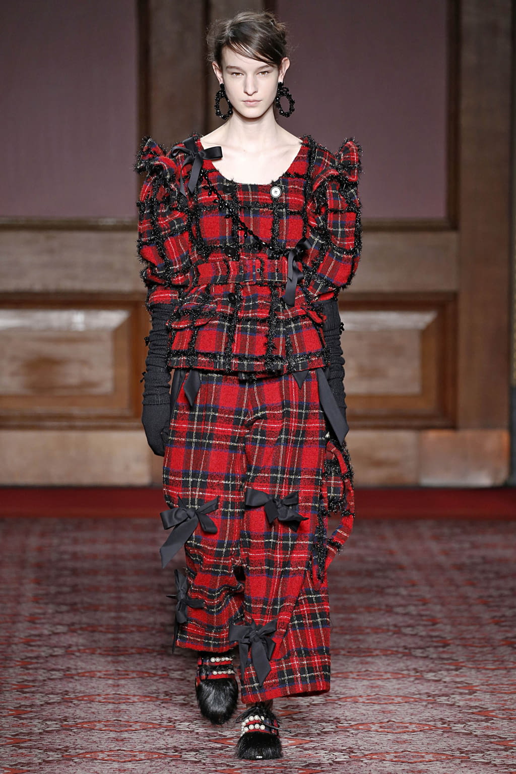 Fashion Week London Fall/Winter 2018 look 16 from the Simone Rocha collection 女装