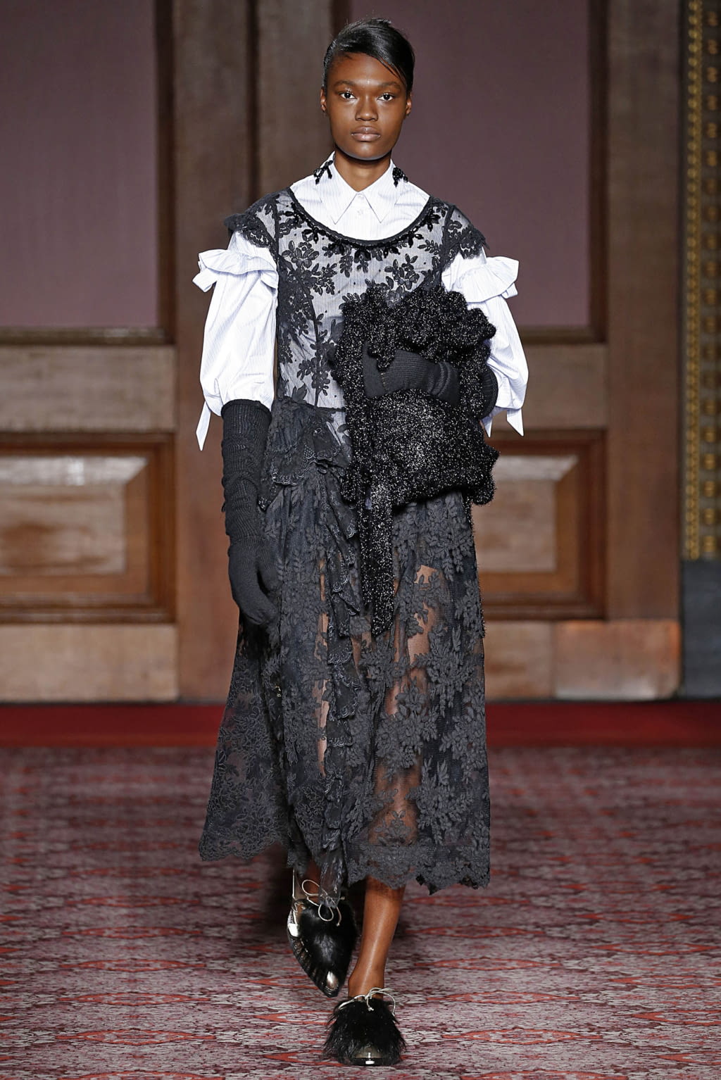 Fashion Week London Fall/Winter 2018 look 29 from the Simone Rocha collection 女装