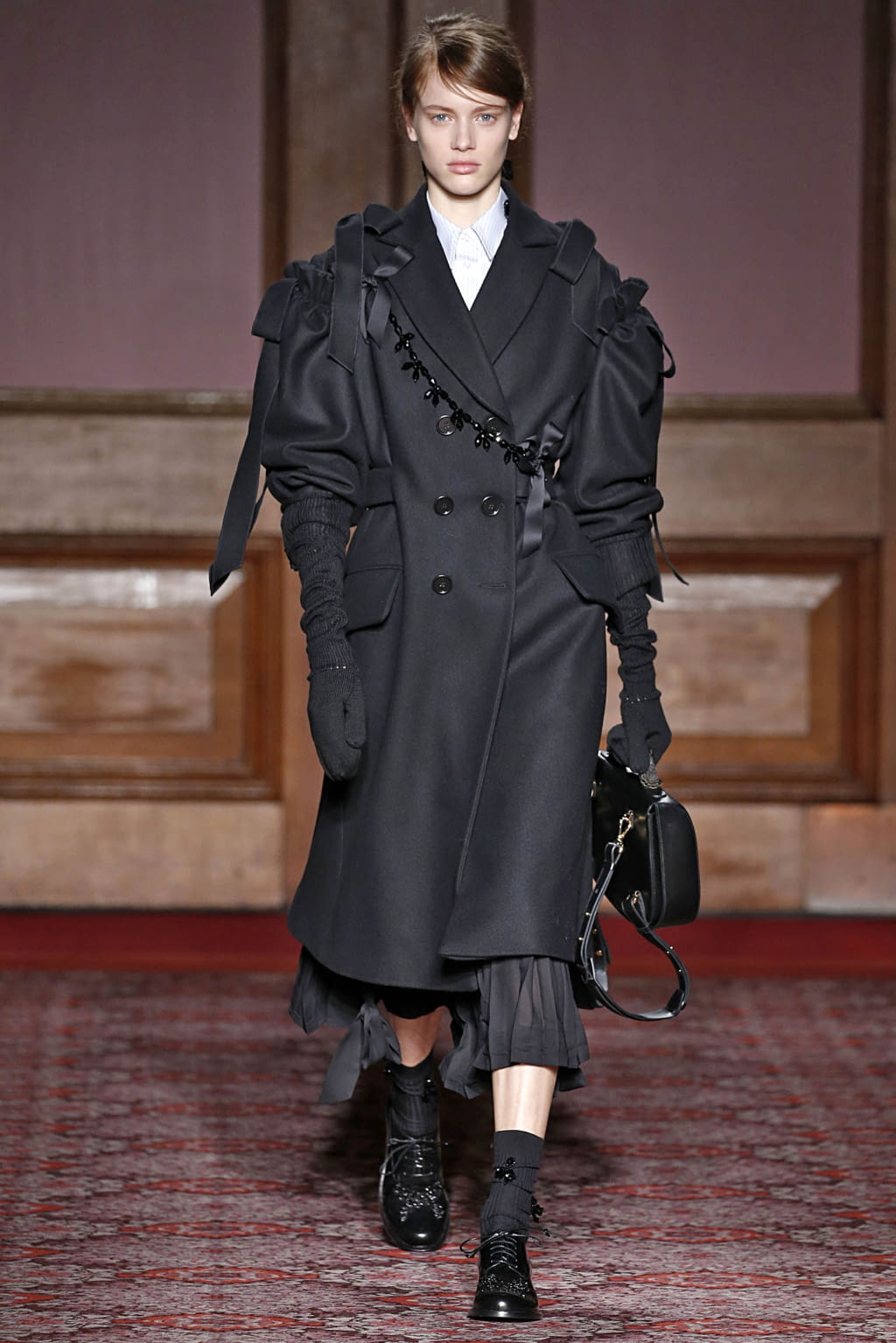 Fashion Week London Fall/Winter 2018 look 31 from the Simone Rocha collection 女装