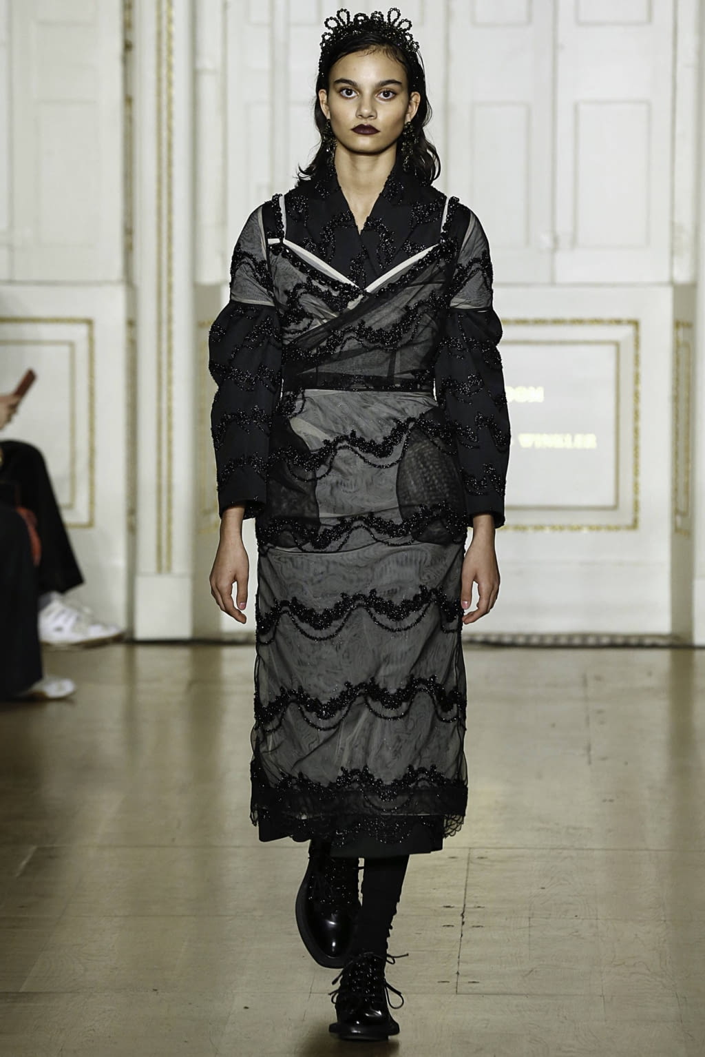 Fashion Week London Fall/Winter 2019 look 4 from the Simone Rocha collection 女装