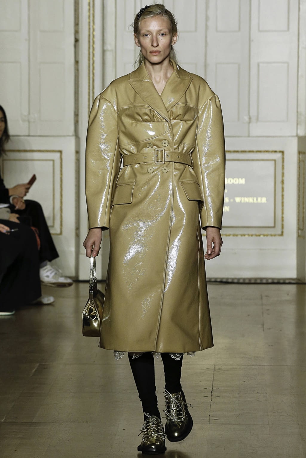 Fashion Week London Fall/Winter 2019 look 6 from the Simone Rocha collection 女装